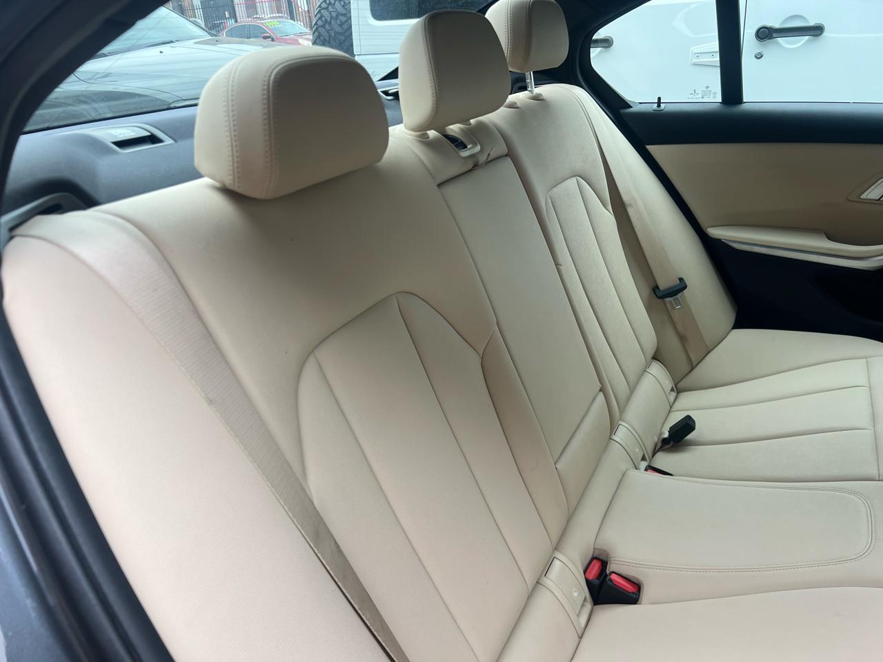 BMW 3-Series 330e xDrive 2021