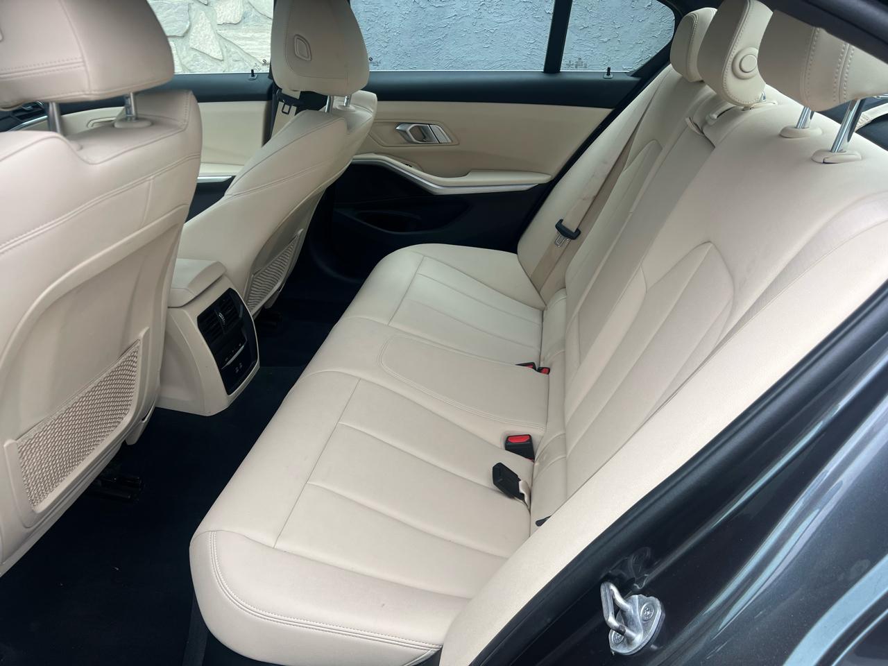 BMW 3-Series 330e xDrive 2021