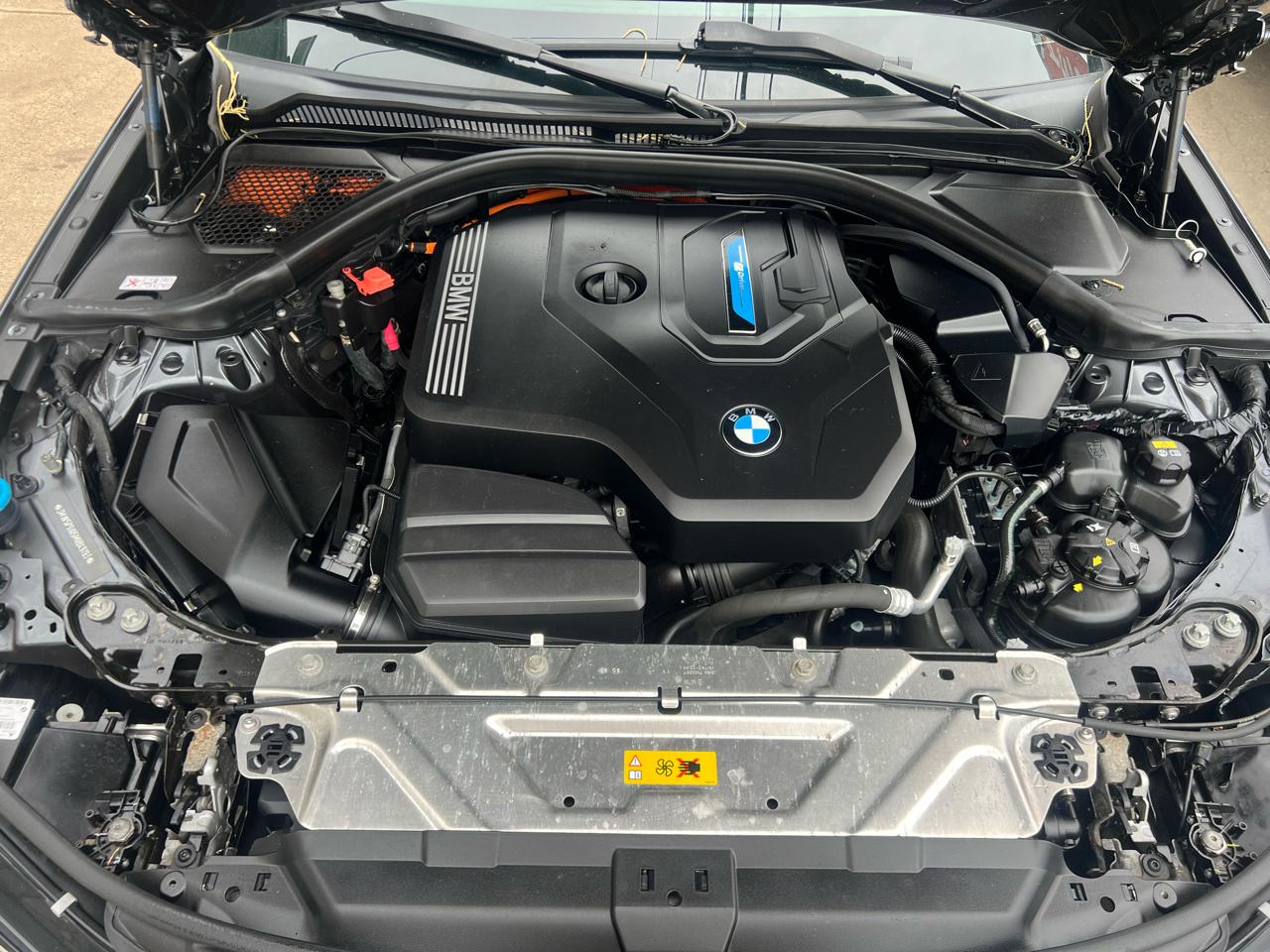 BMW 3-Series 330e xDrive 2021