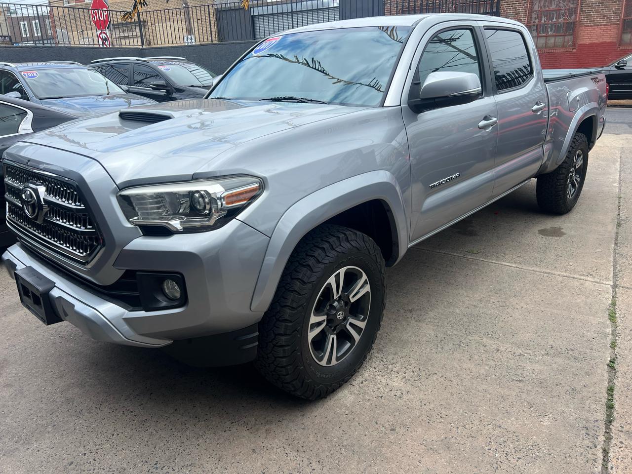 Toyota Tacoma SR5 Double Cab Super Long Bed V6 6AT 2WD 2017