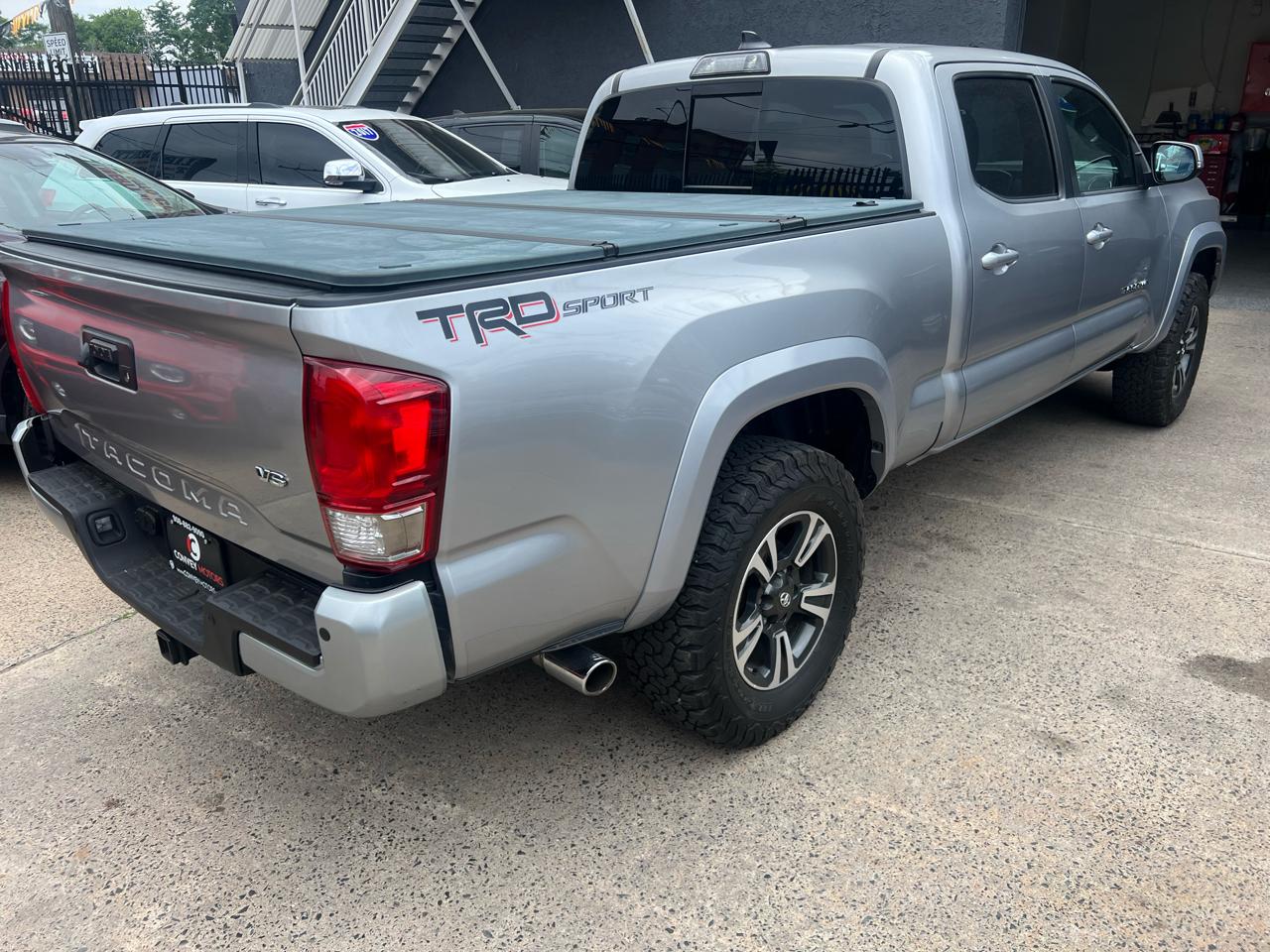 Toyota Tacoma SR5 Double Cab Super Long Bed V6 6AT 2WD 2017