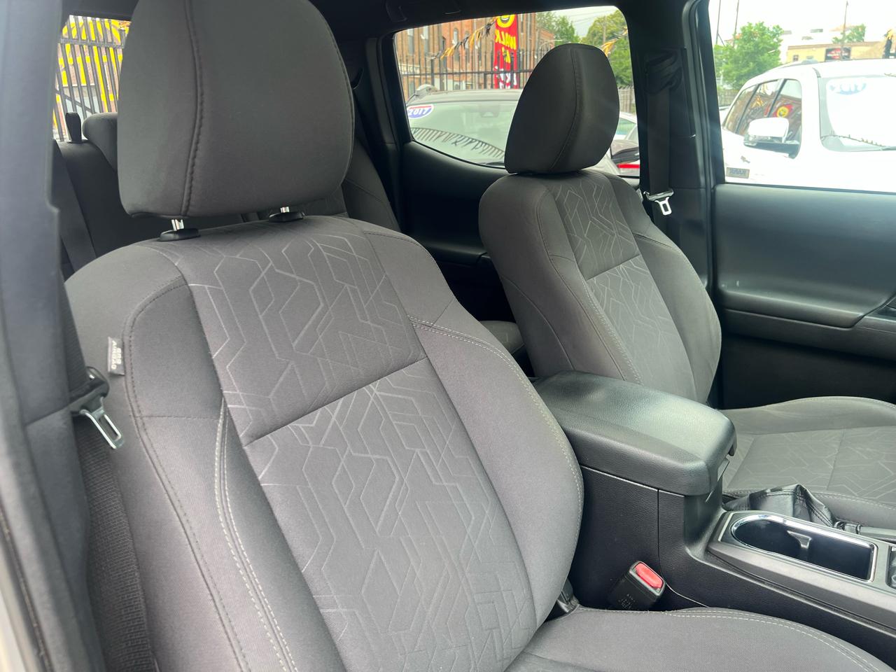 Toyota Tacoma SR5 Double Cab Super Long Bed V6 6AT 2WD 2017
