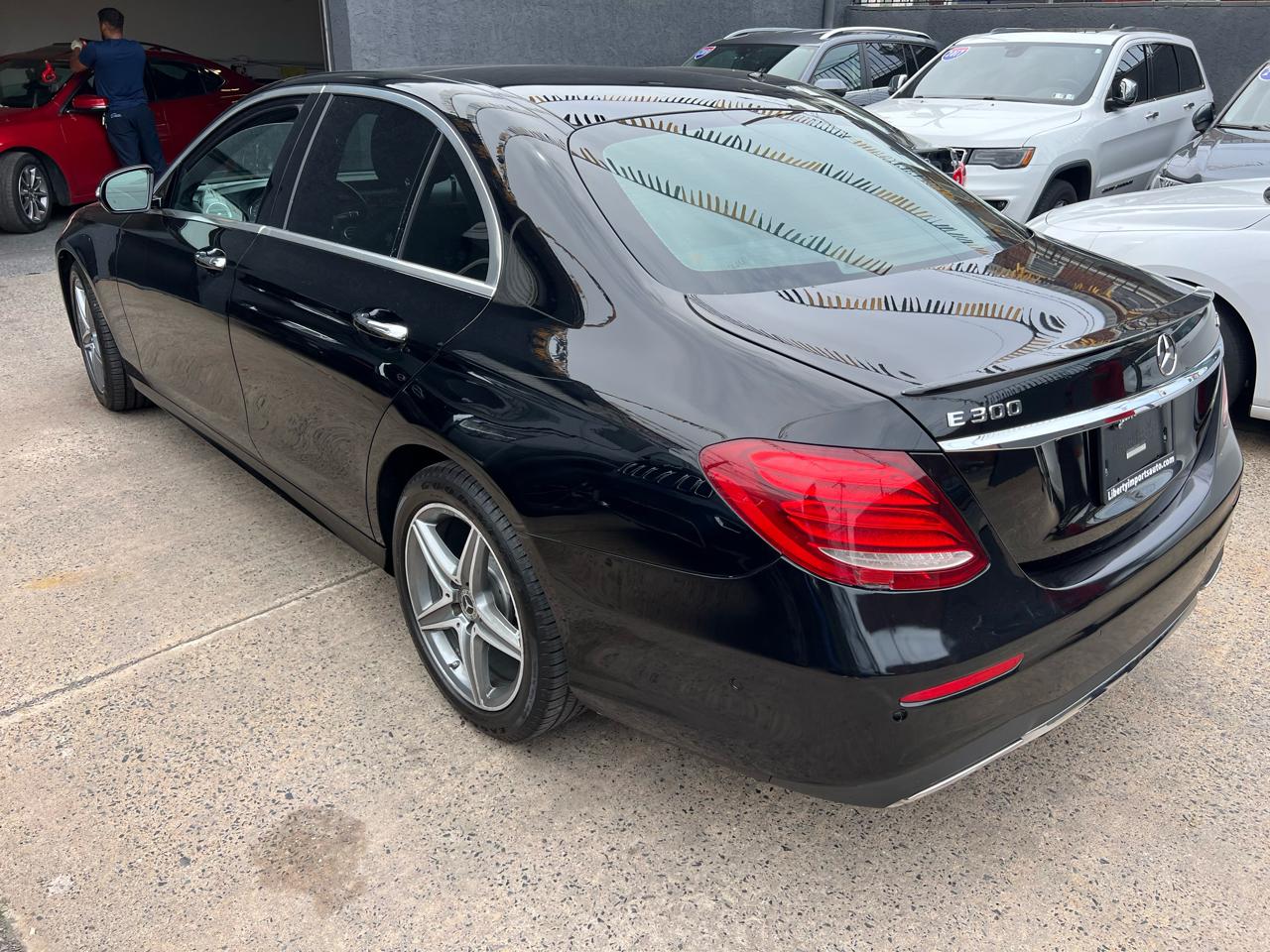 Mercedes-Benz E-Class E300 Luxury 4MATIC Sedan 2019
