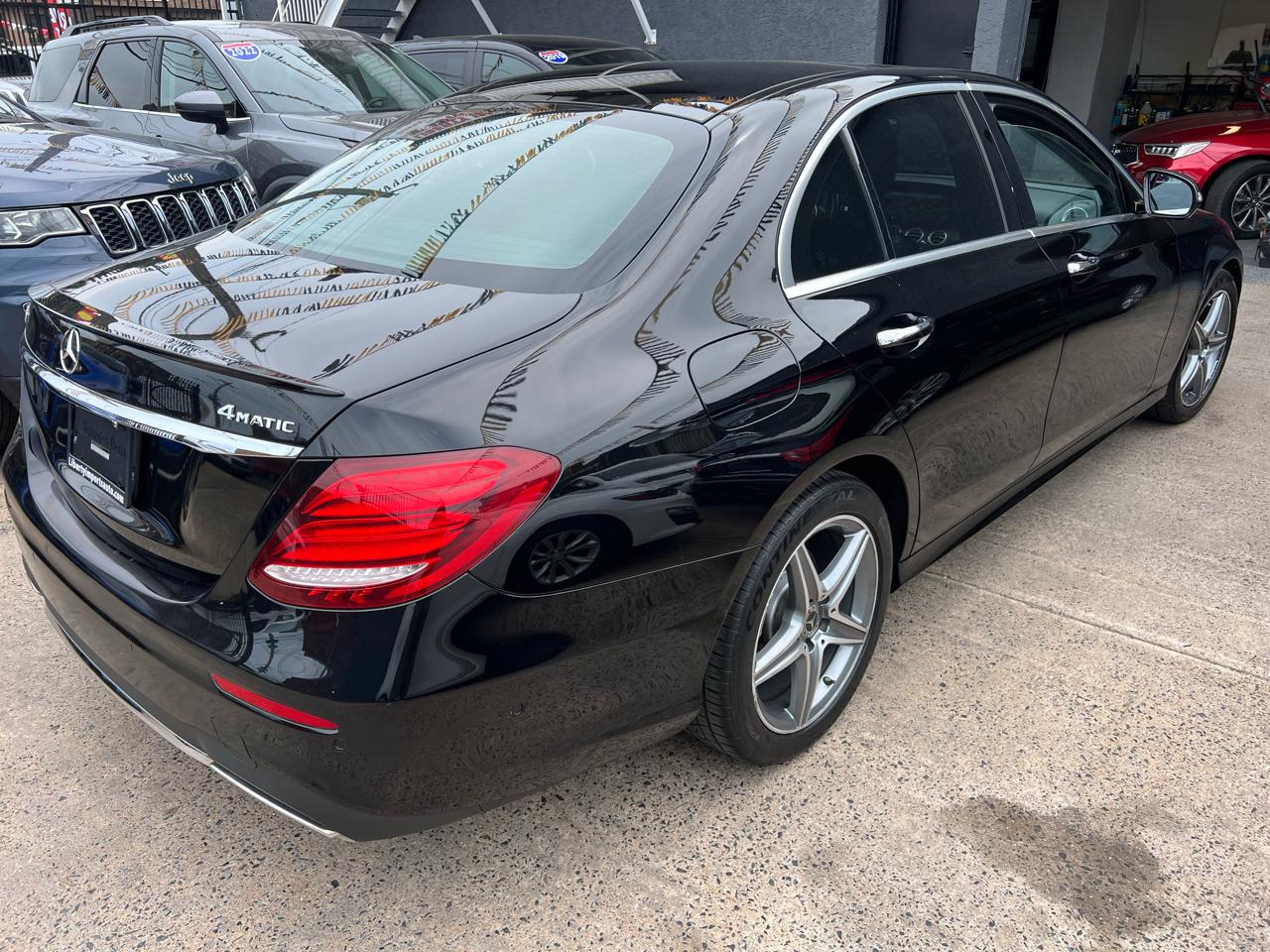 Mercedes-Benz E-Class E300 Luxury 4MATIC Sedan 2019