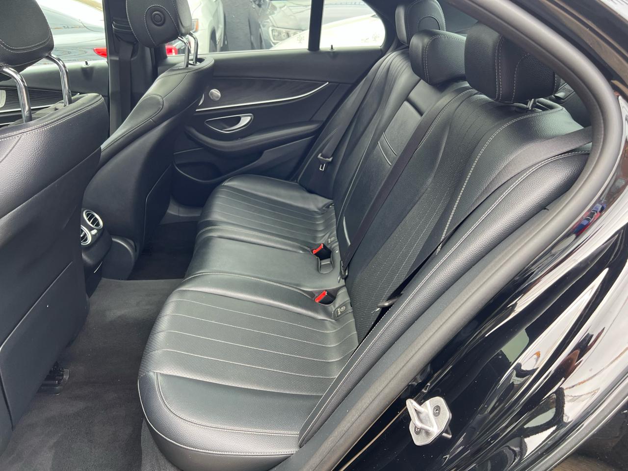Mercedes-Benz E-Class E300 Luxury 4MATIC Sedan 2019