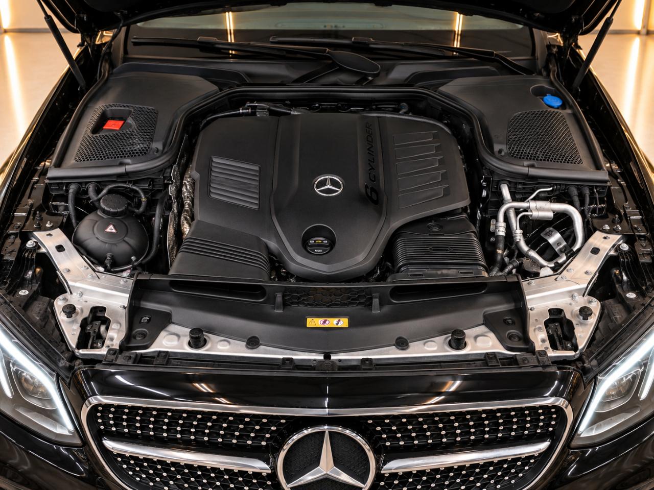 Mercedes-Benz E-Class E300 Luxury 4MATIC Sedan 2019