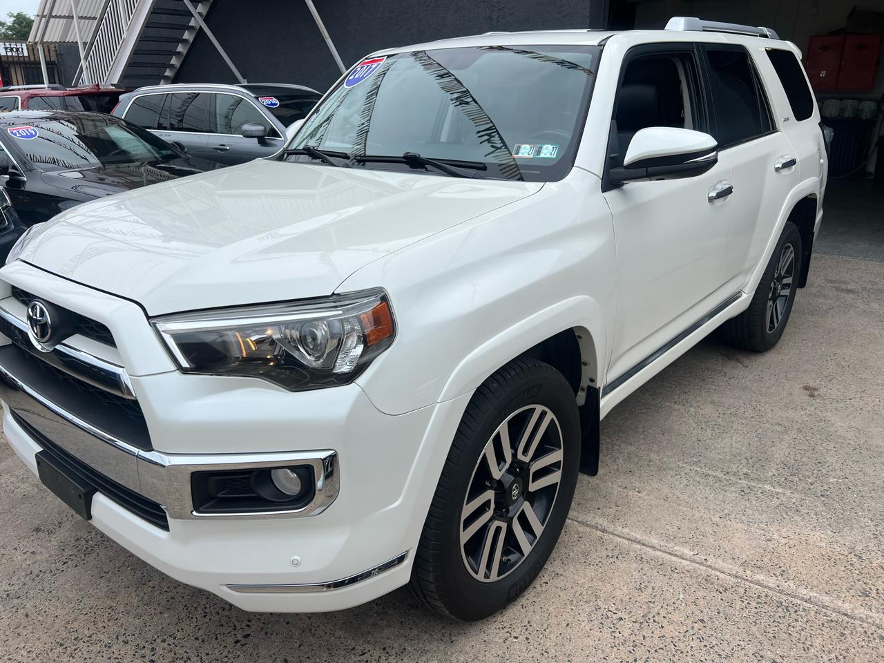 Toyota 4Runner SR5 4WD 2017