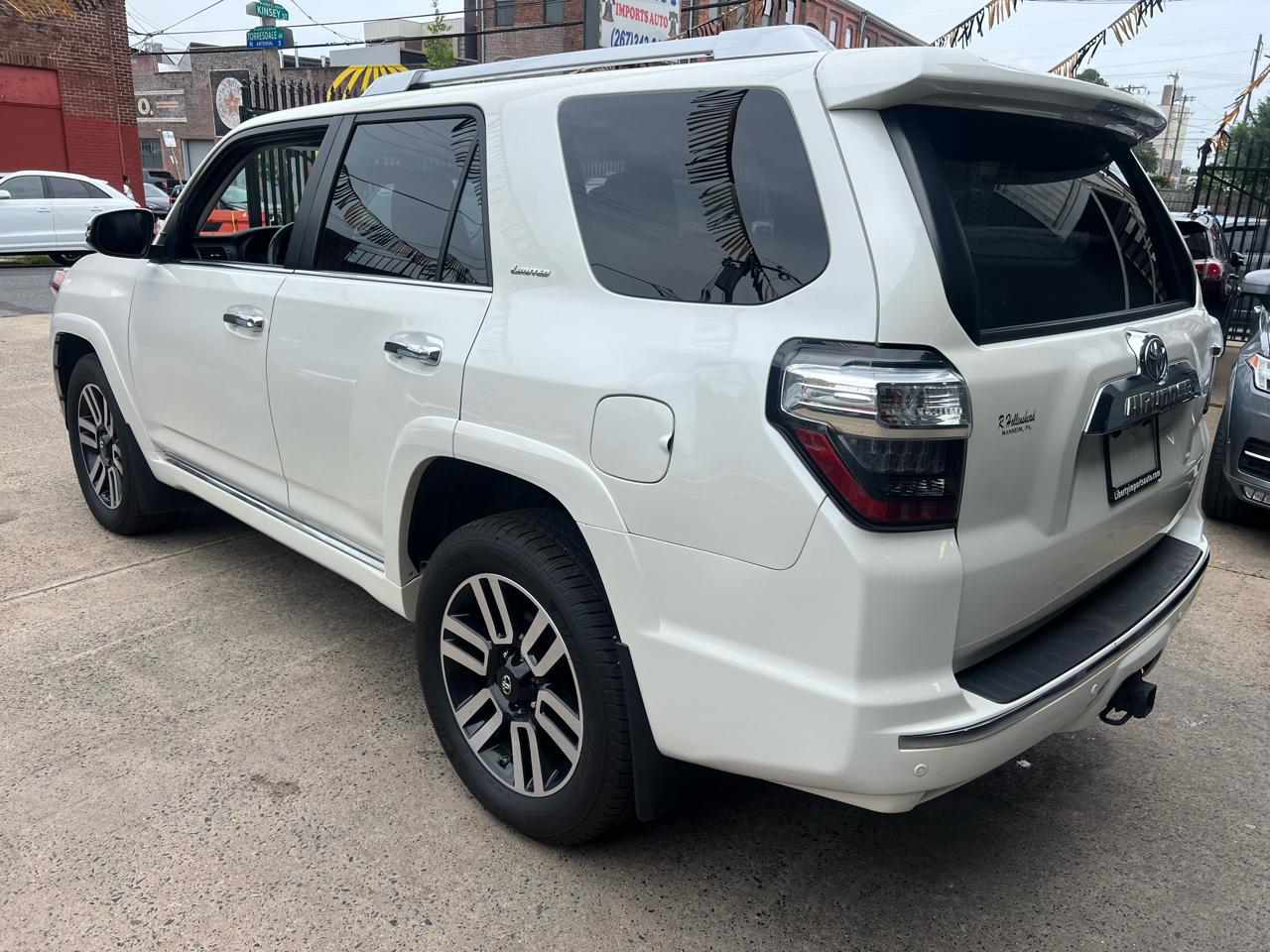 Toyota 4Runner SR5 4WD 2017