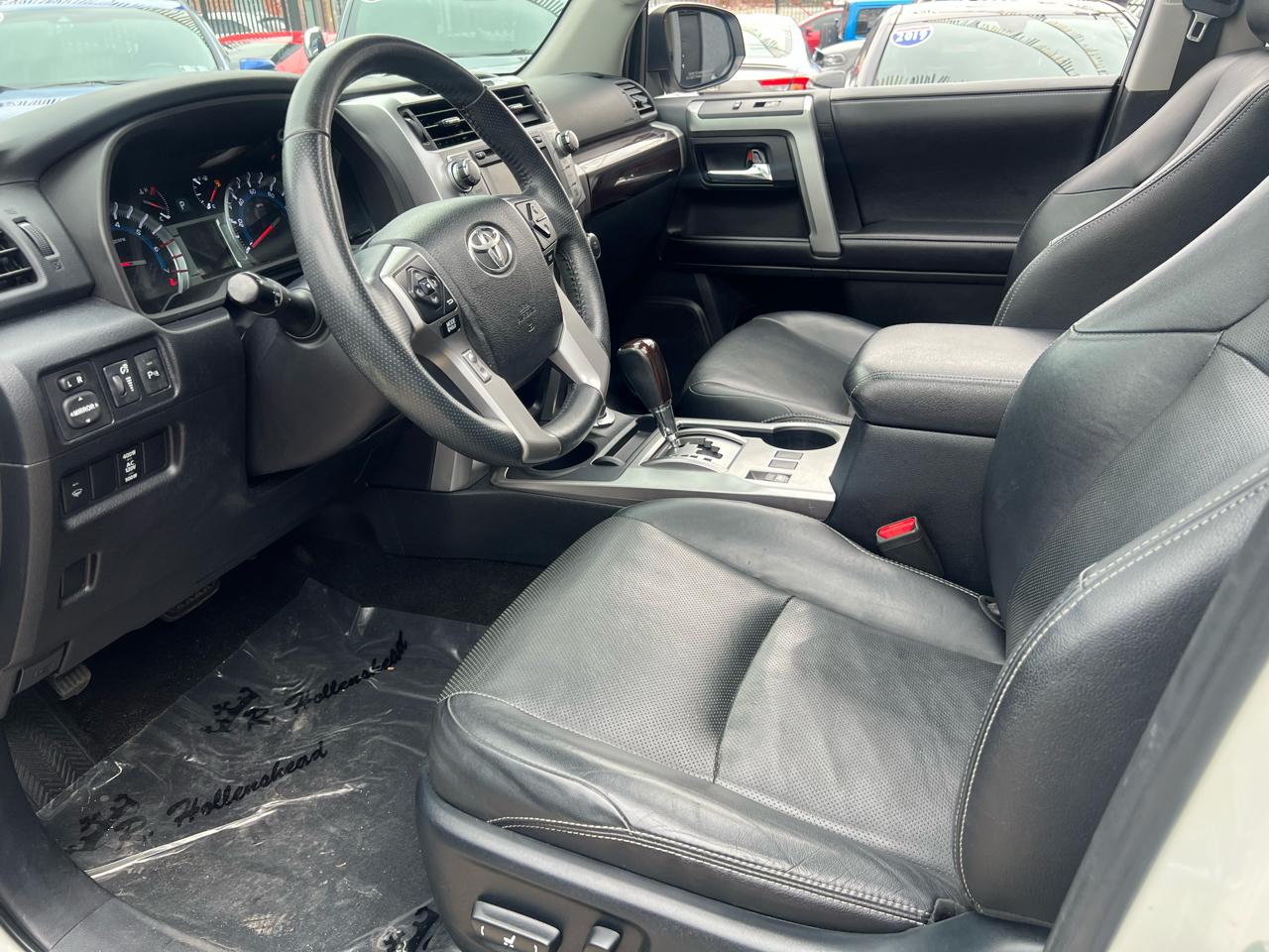 Toyota 4Runner SR5 4WD 2017