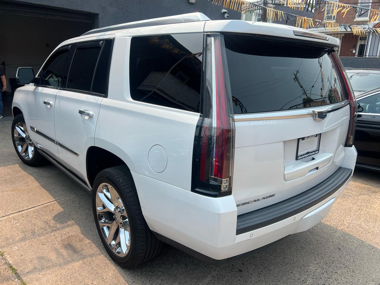 Cadillac Escalade Premium 4WD 2016