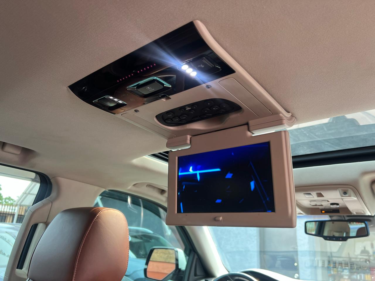 Cadillac Escalade Premium 4WD 2016