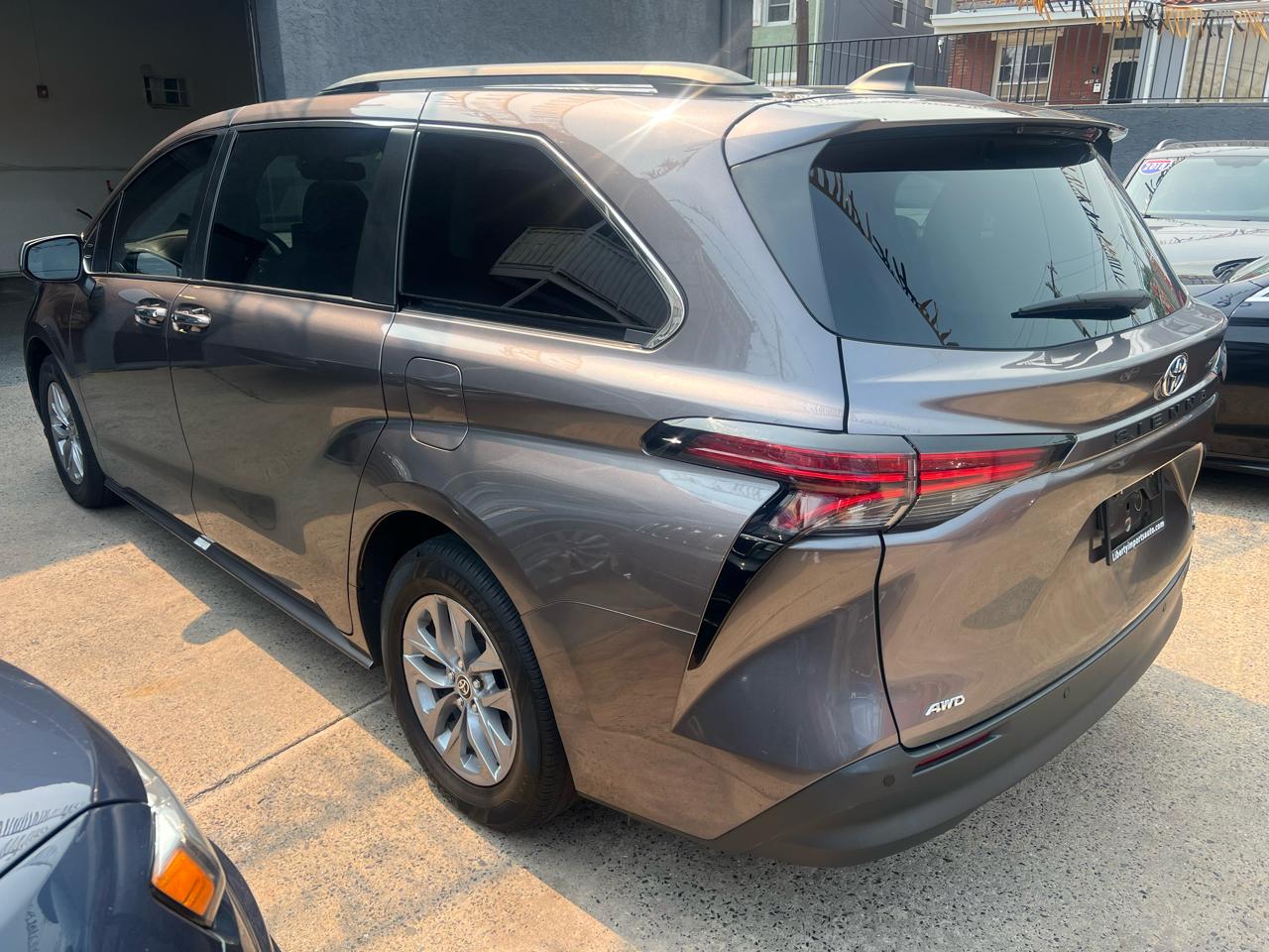 Toyota Sienna XLE 7-Passenger AWD 2022
