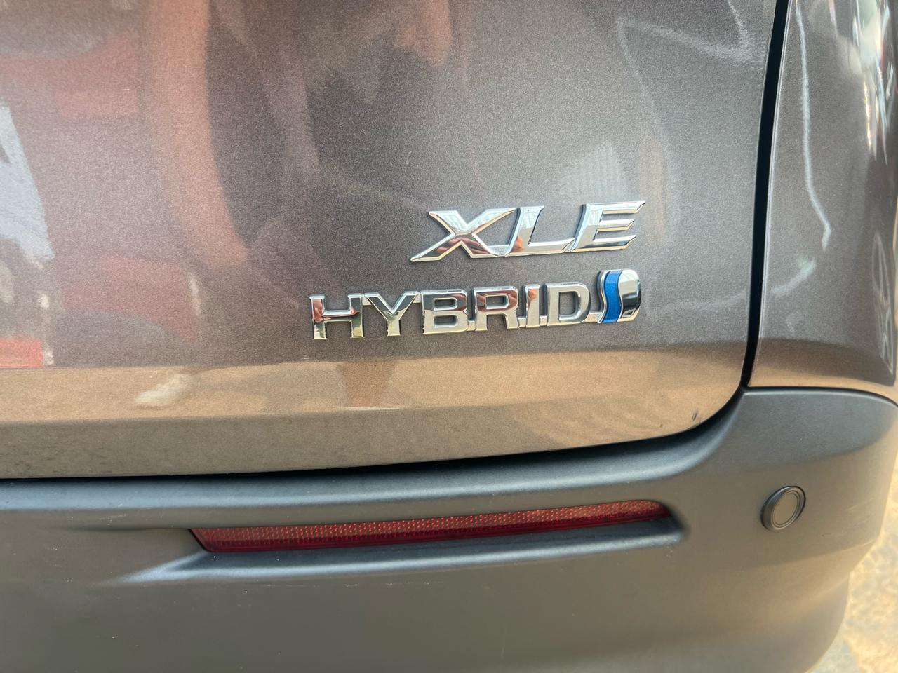 Toyota Sienna XLE 7-Passenger AWD 2022