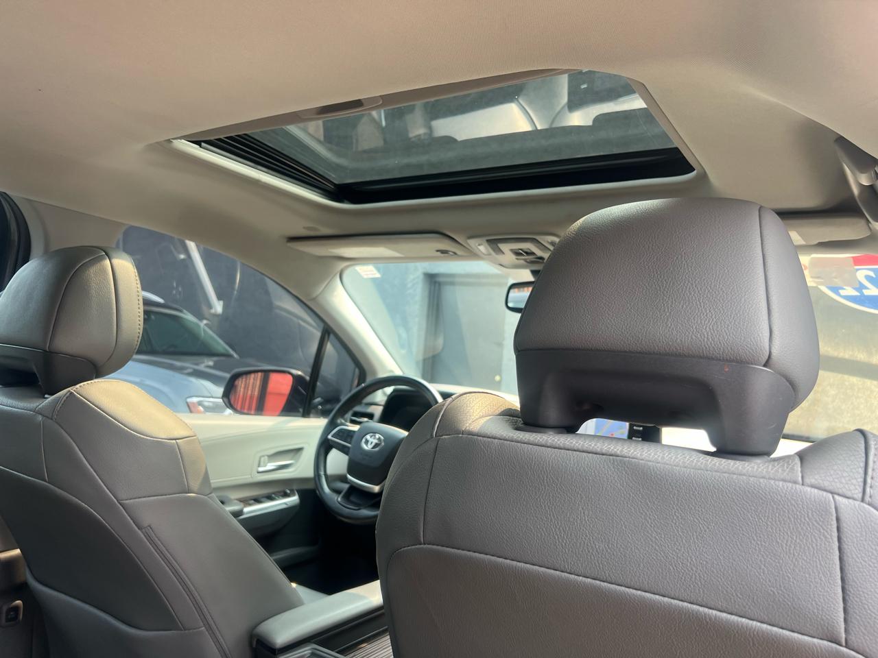 Toyota Sienna XLE 7-Passenger AWD 2022