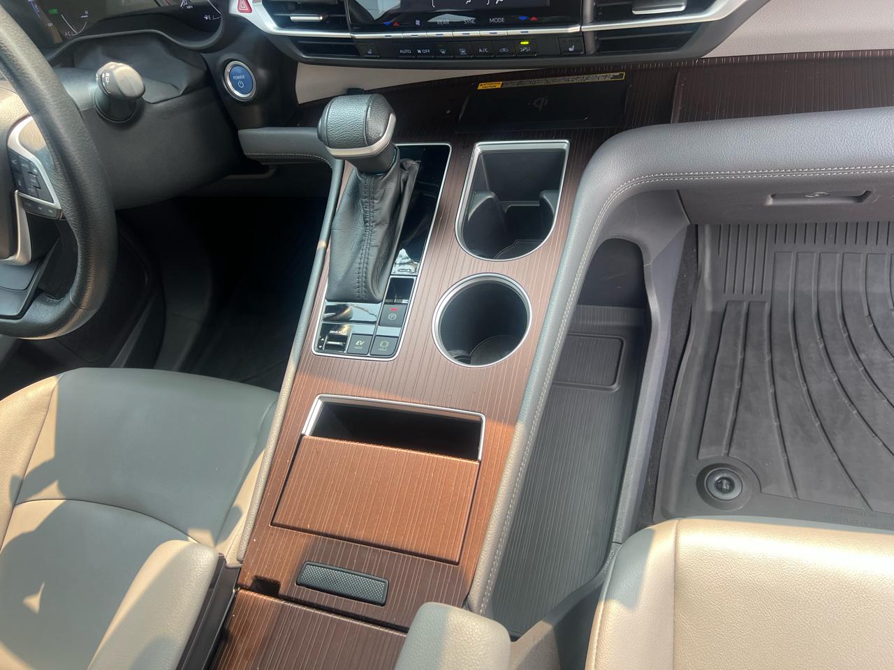 Toyota Sienna XLE 7-Passenger AWD 2022
