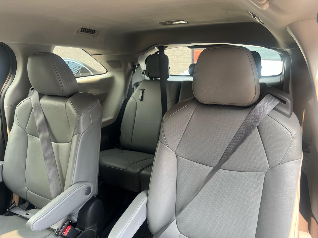 Toyota Sienna XLE 7-Passenger AWD 2022