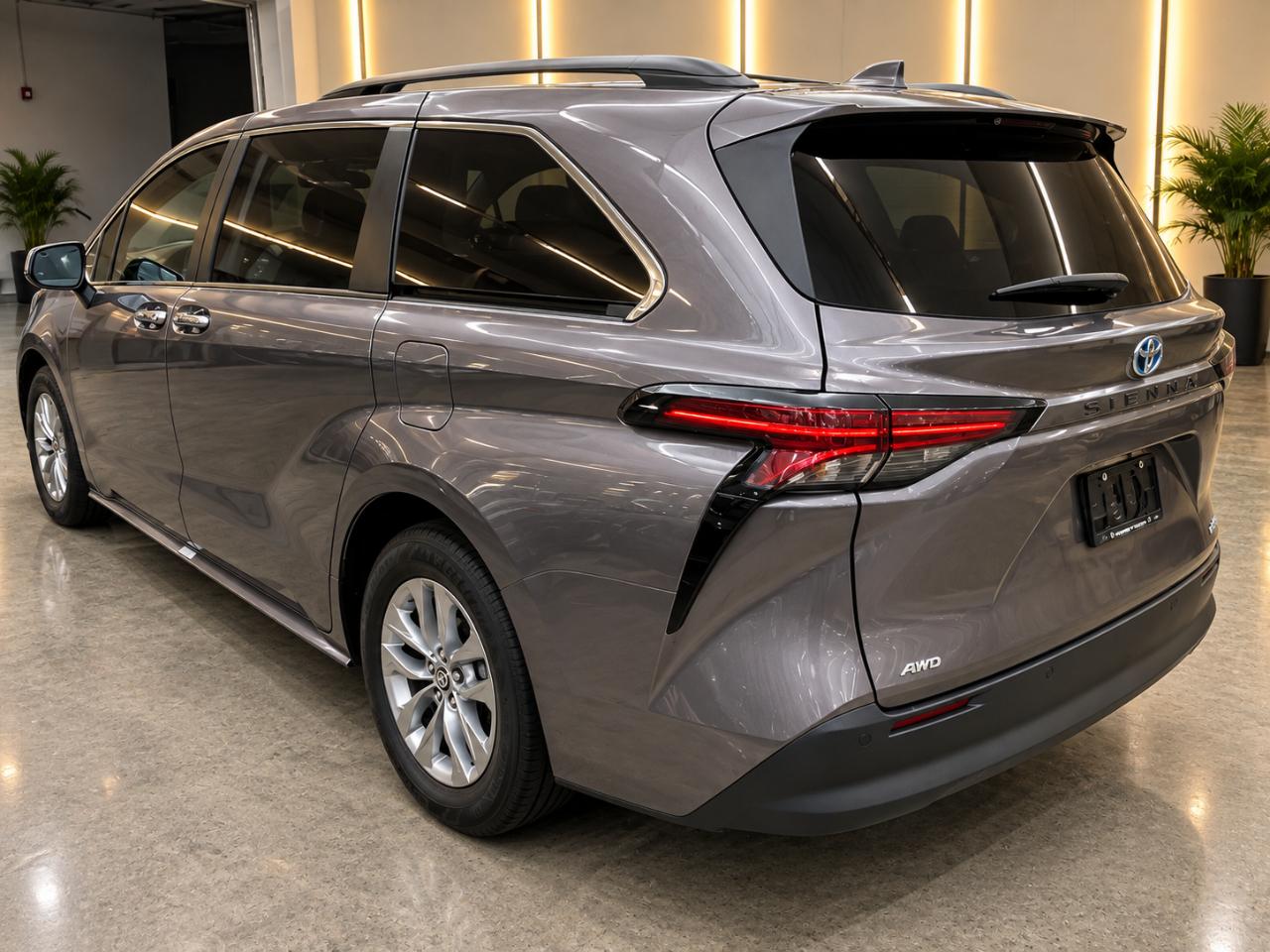 Toyota Sienna XLE 7-Passenger AWD 2022