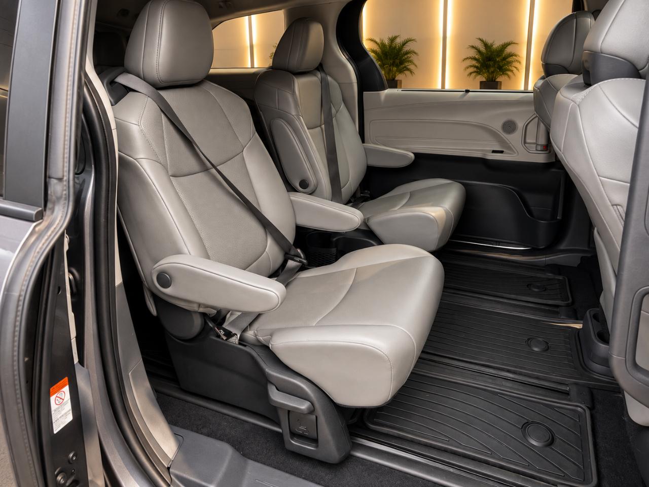 Toyota Sienna XLE 7-Passenger AWD 2022