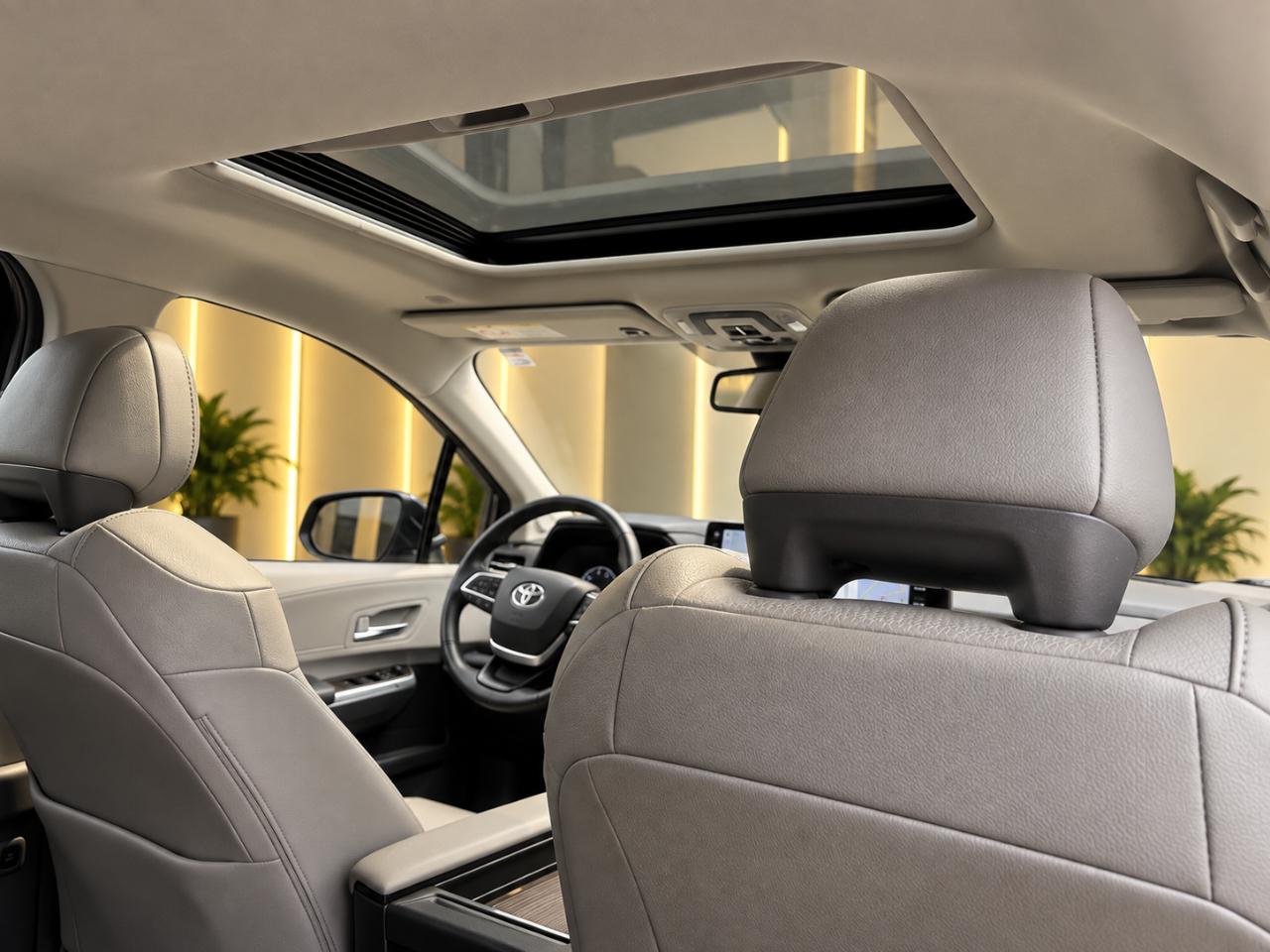 Toyota Sienna XLE 7-Passenger AWD 2022
