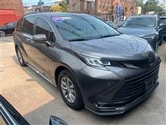 2022 Toyota Sienna 