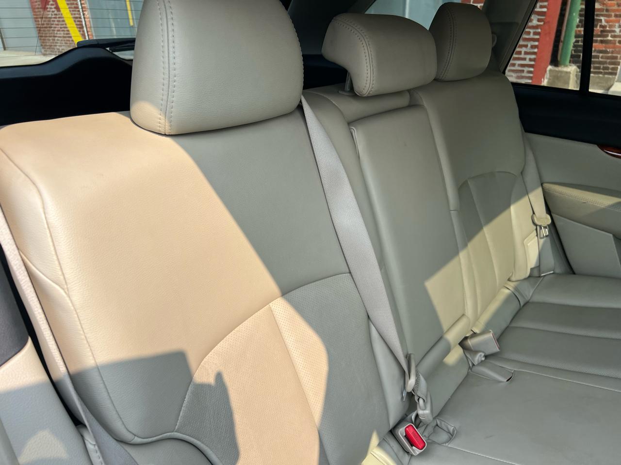 Subaru Outback 2.5i Limited 2010