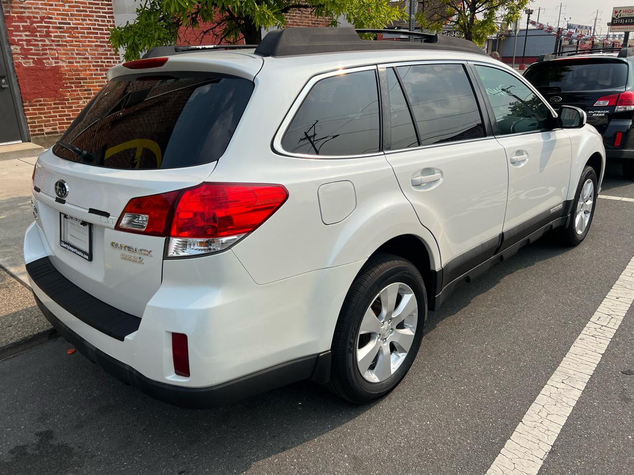 Subaru Outback 2.5i Limited 2010