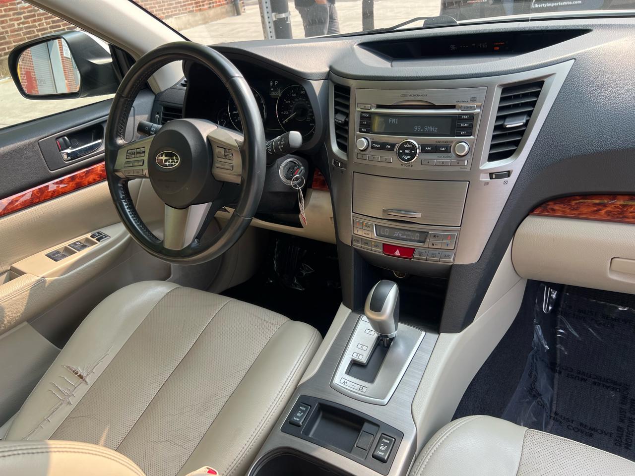 Subaru Outback 2.5i Limited 2010