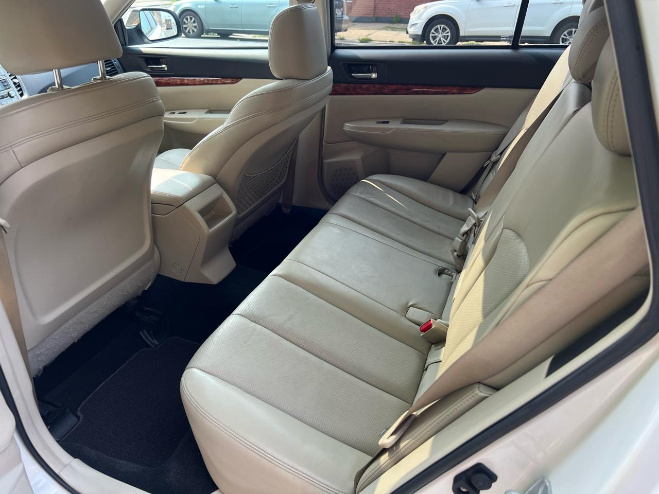 Subaru Outback 2.5i Limited 2010