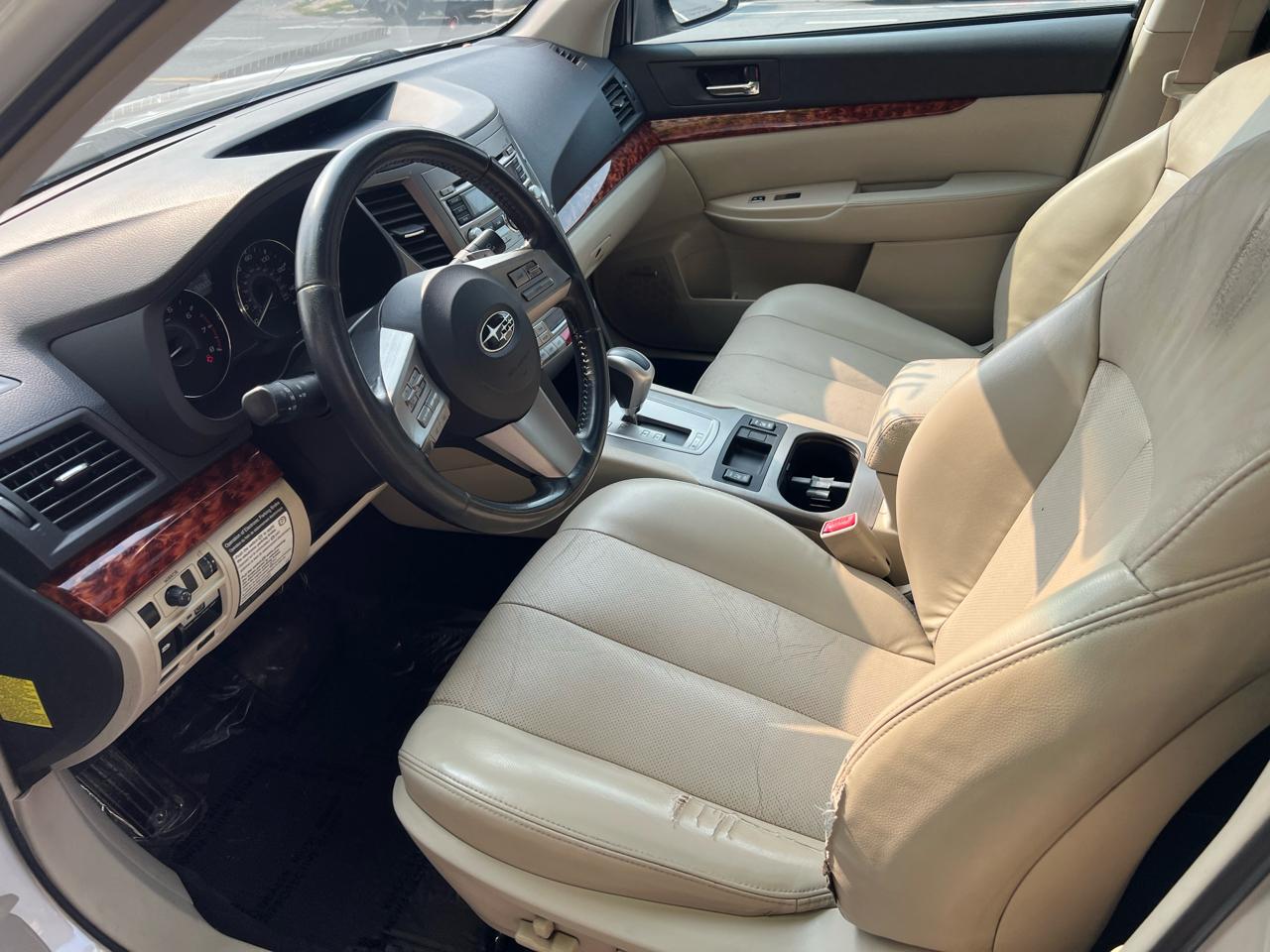Subaru Outback 2.5i Limited 2010