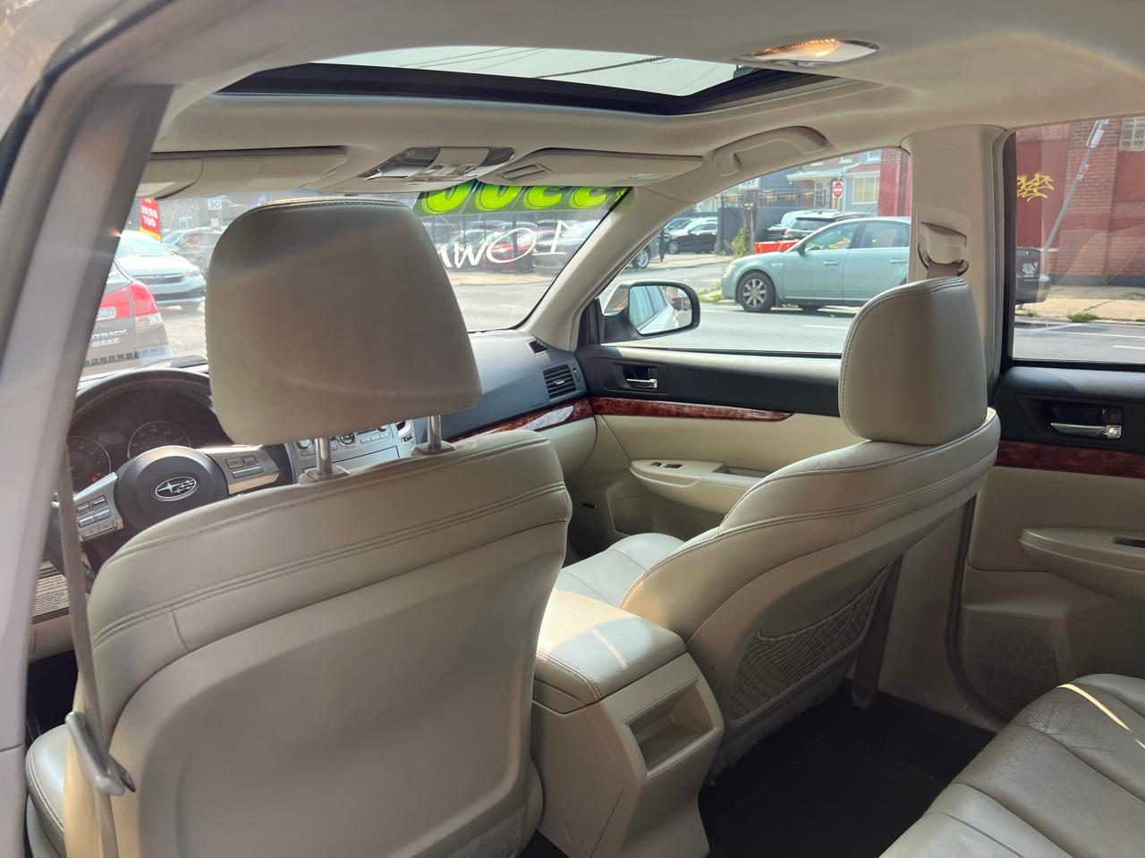 Subaru Outback 2.5i Limited 2010