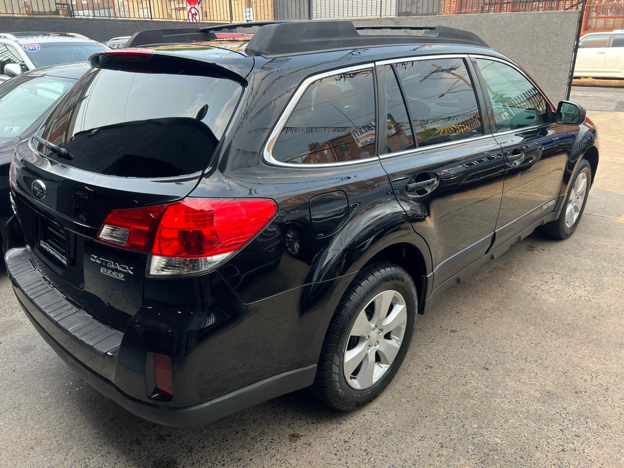 Subaru Outback 2.5i Limited 2010