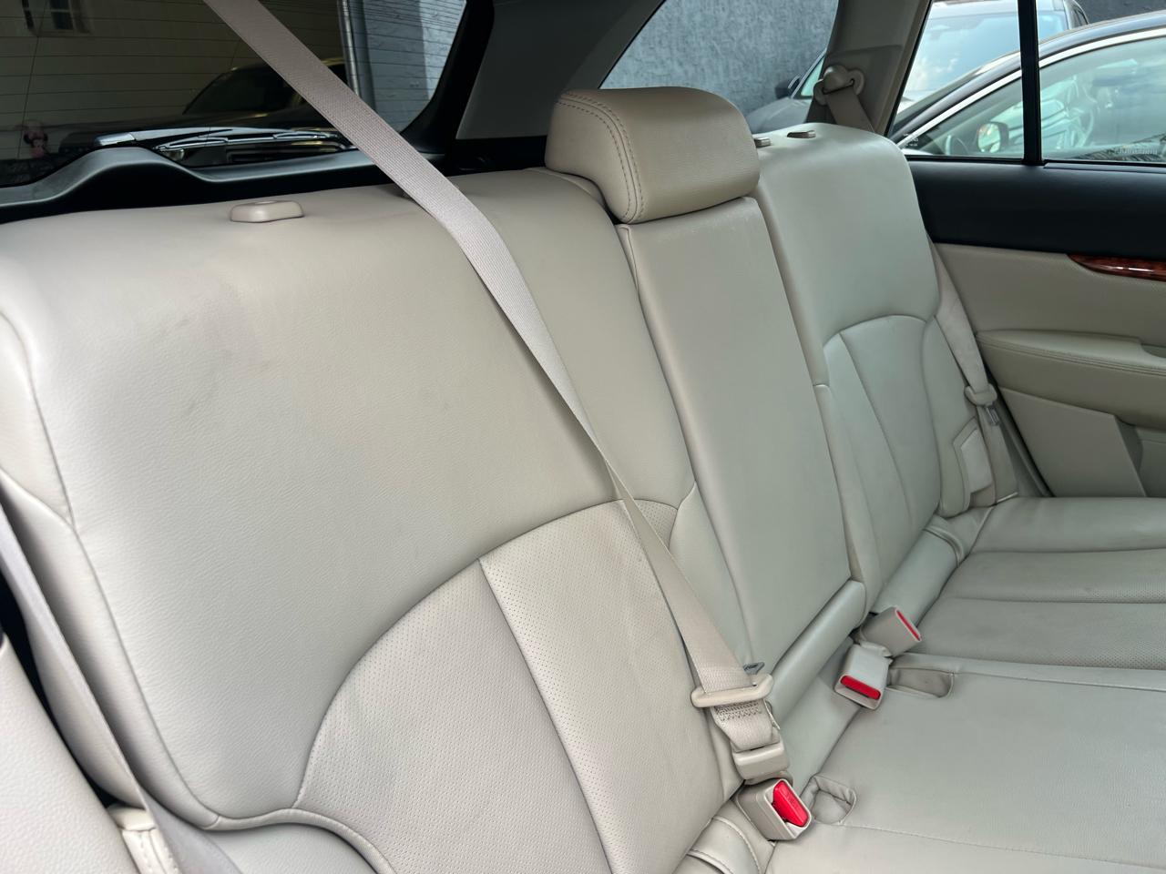 Subaru Outback 2.5i Limited 2010