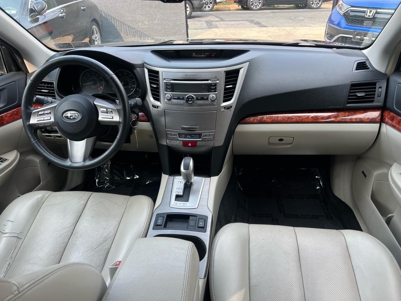 Subaru Outback 2.5i Limited 2010