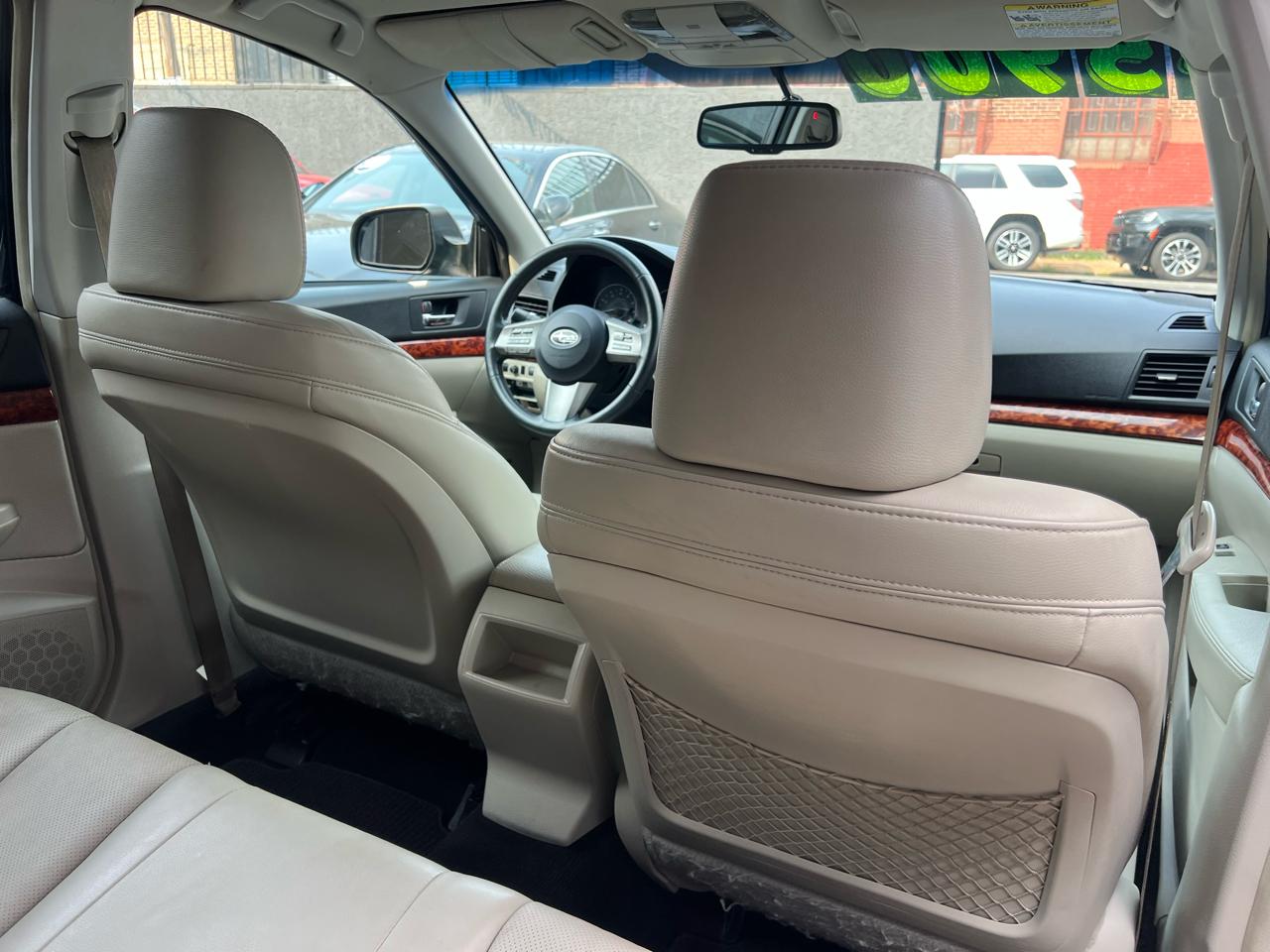 Subaru Outback 2.5i Limited 2010