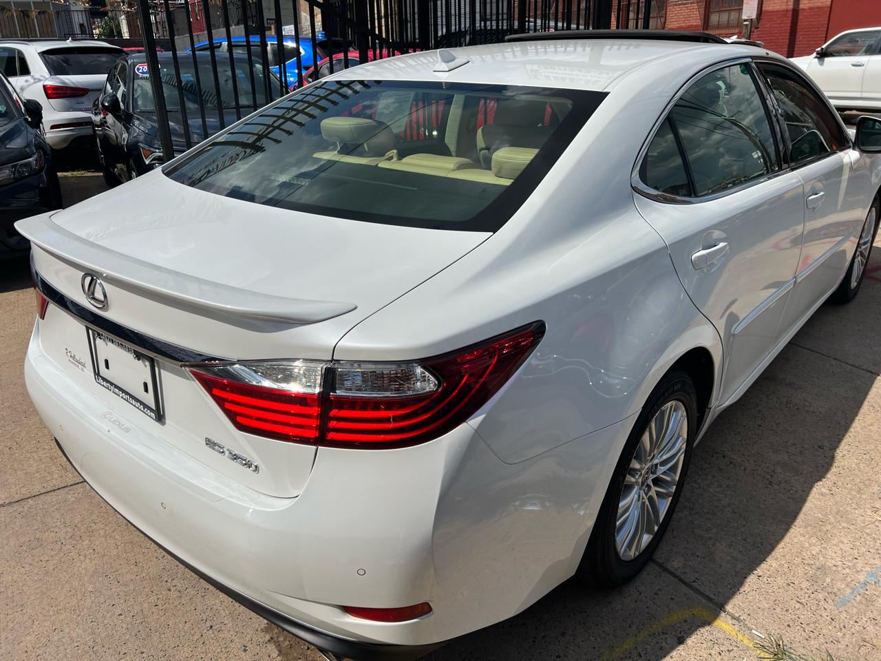 Lexus ES 350 Sedan 2013