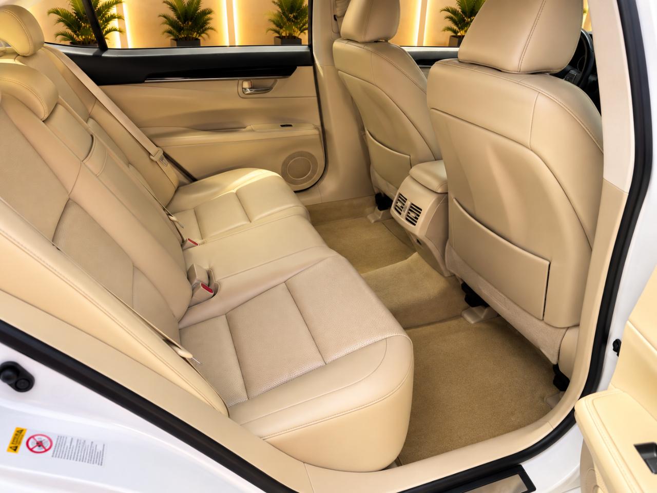 Lexus ES 350 Sedan 2013