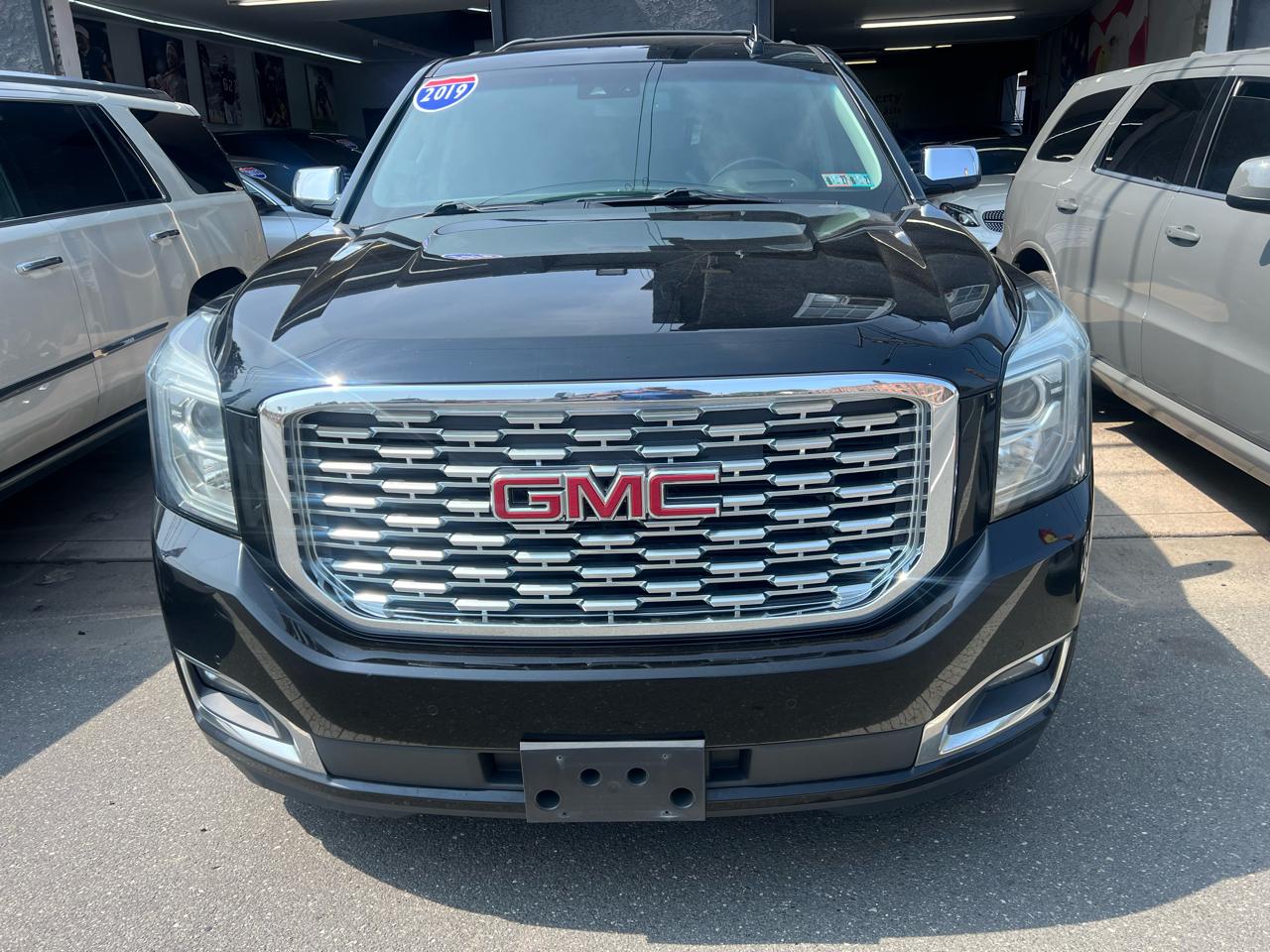 GMC Yukon Denali 4WD 2019