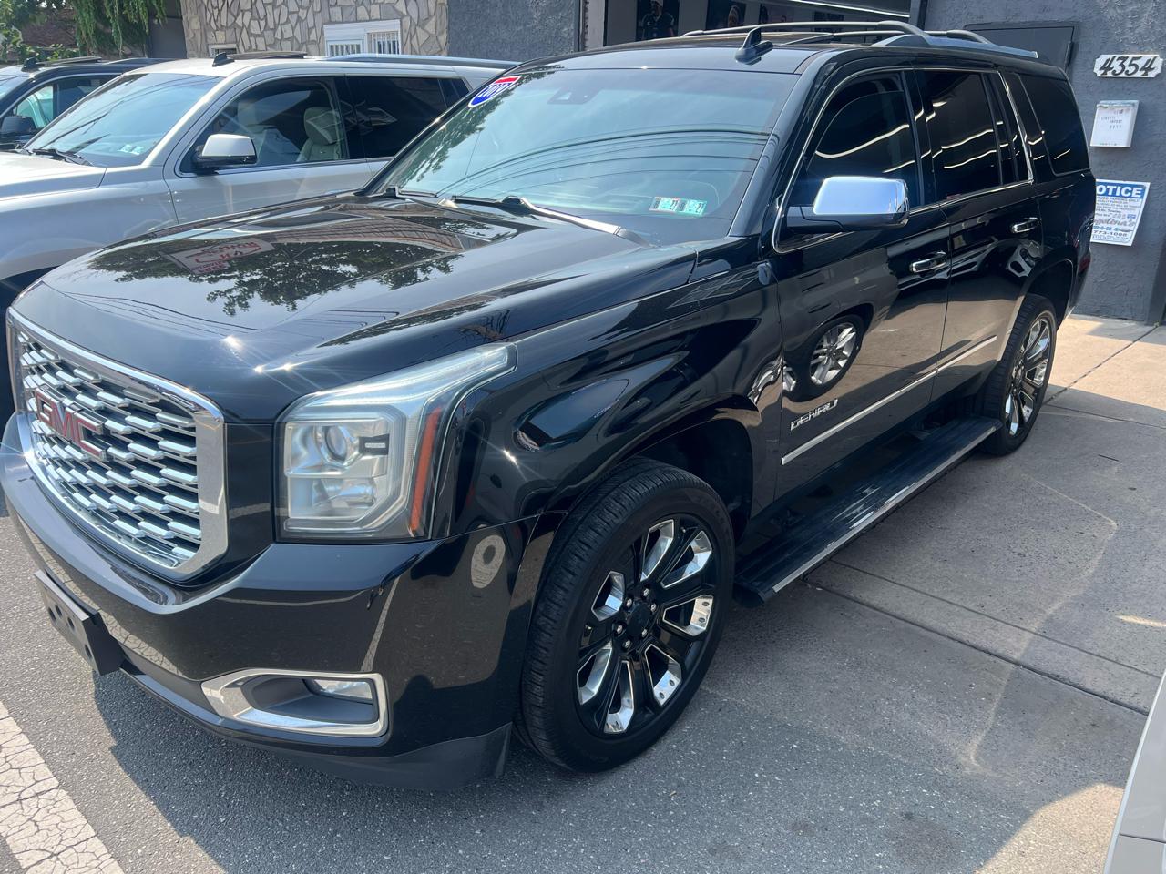 GMC Yukon Denali 4WD 2019