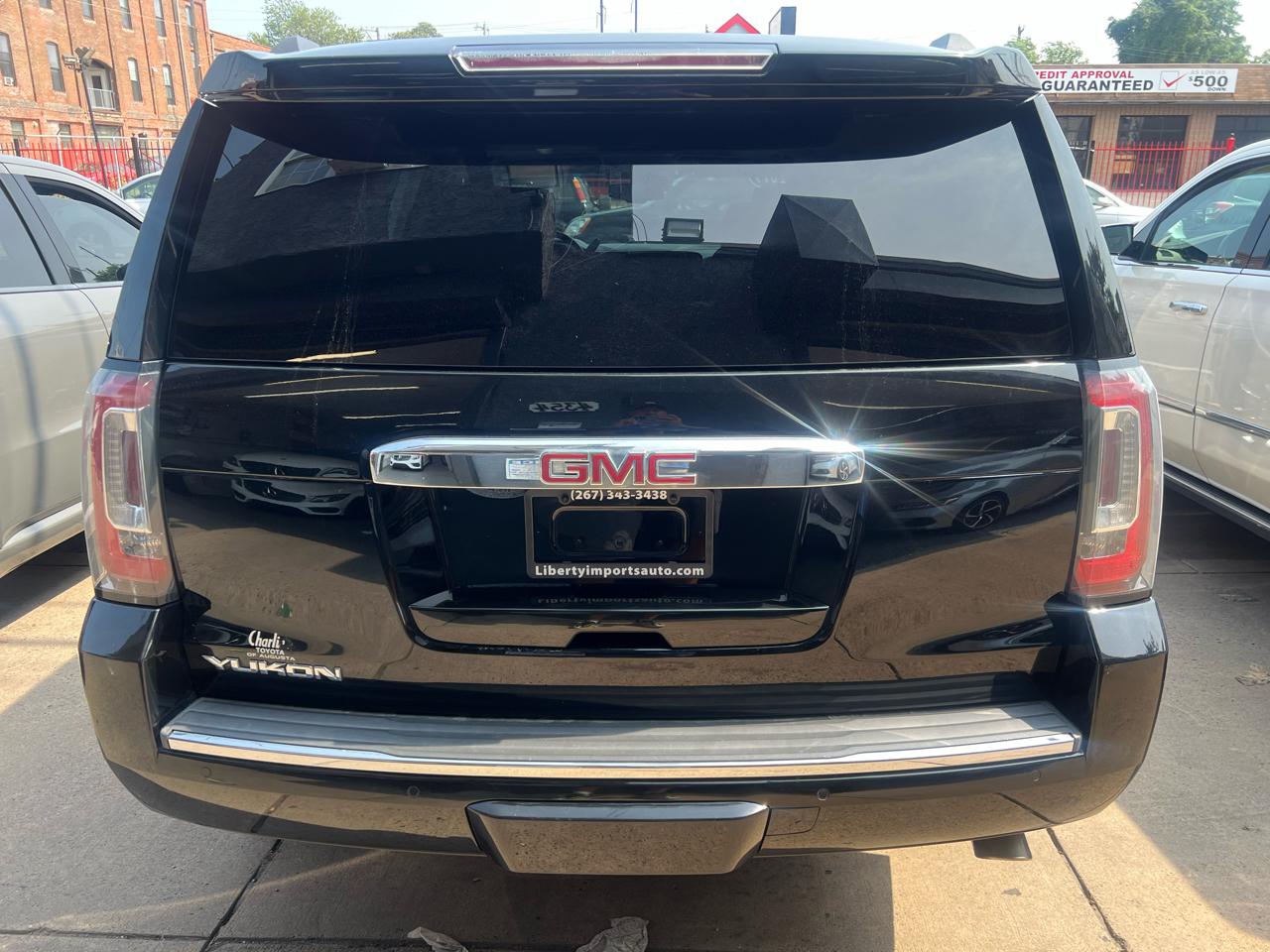 GMC Yukon Denali 4WD 2019