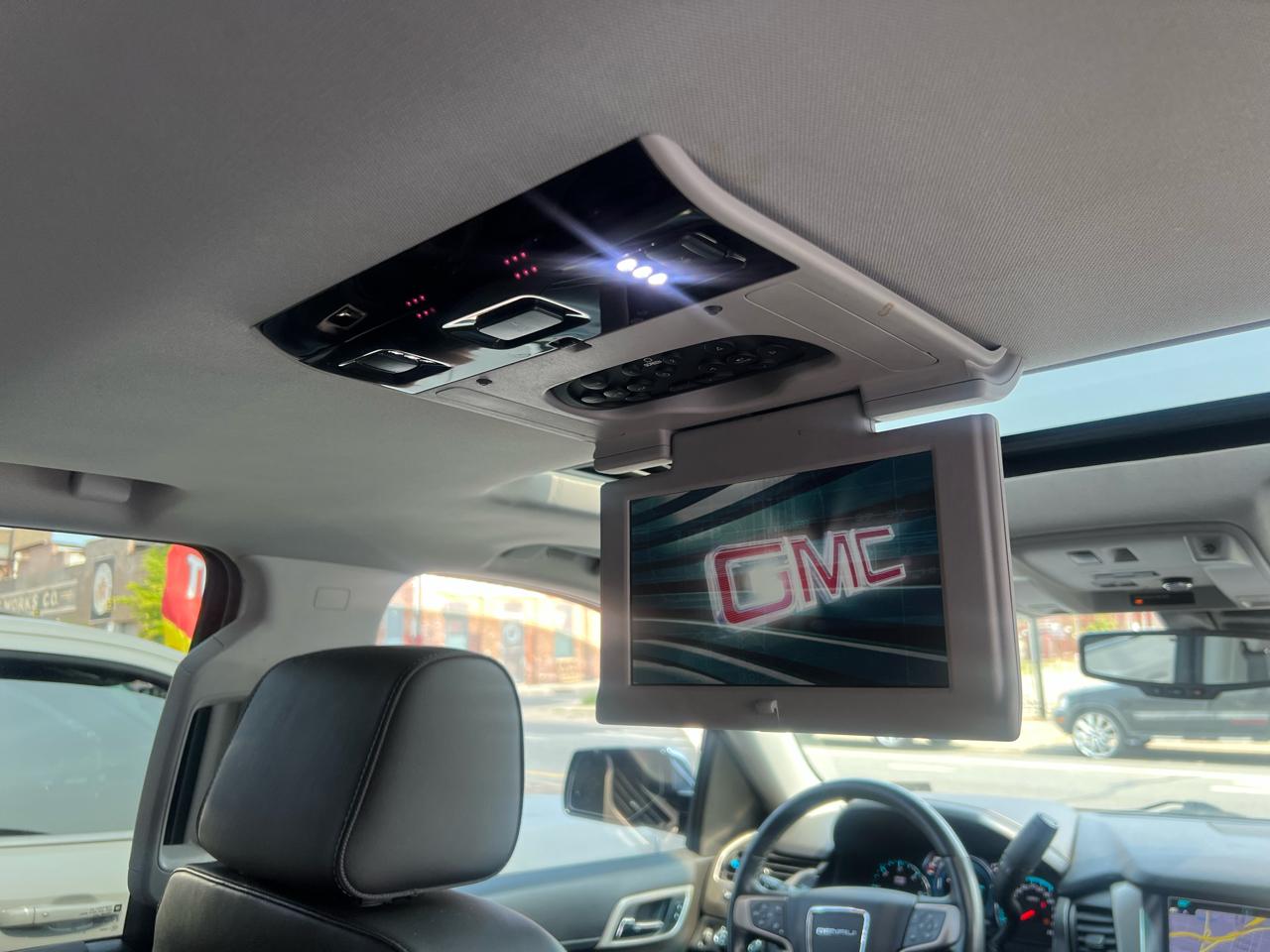 GMC Yukon Denali 4WD 2019