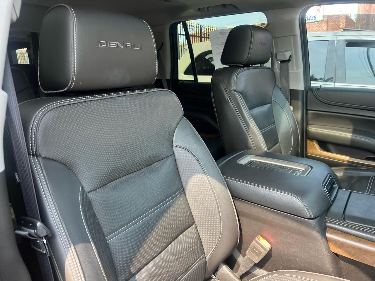 GMC Yukon Denali 4WD 2019