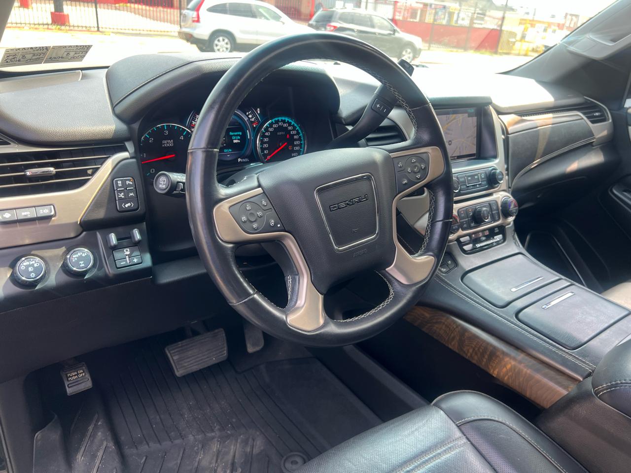 GMC Yukon Denali 4WD 2019