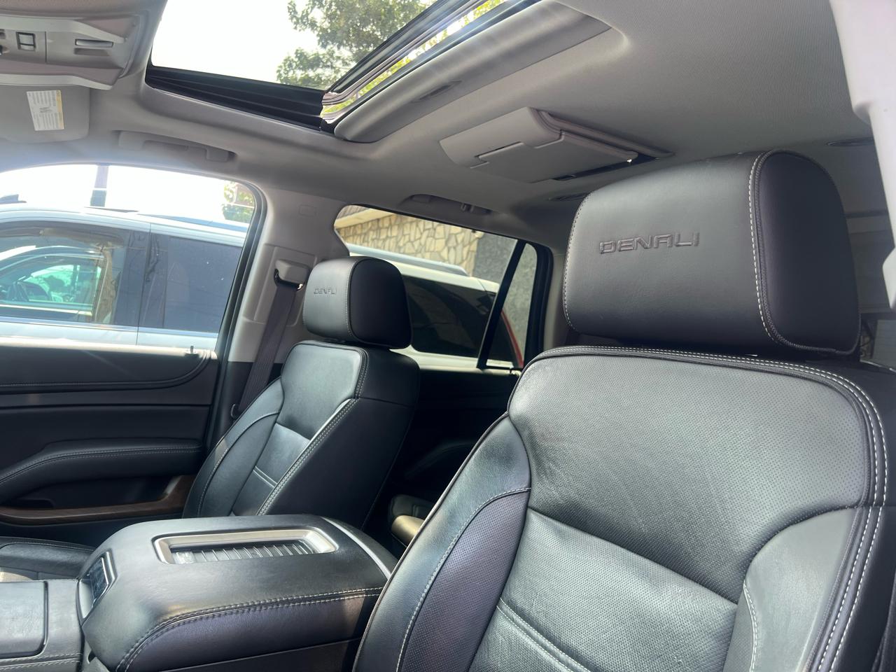 GMC Yukon Denali 4WD 2019
