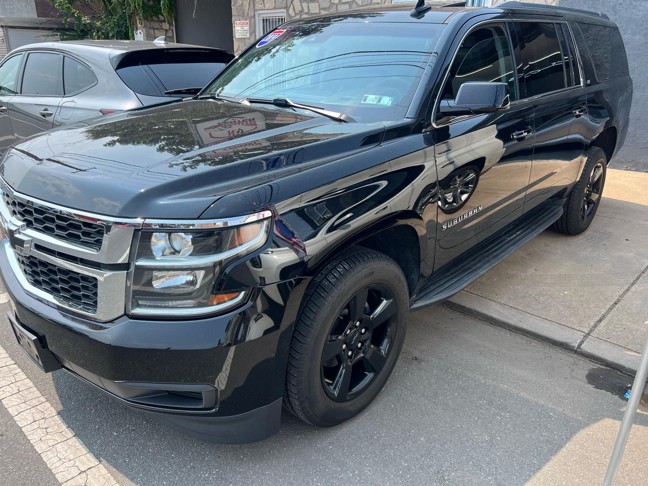 Chevrolet Suburban LT 4WD 2019