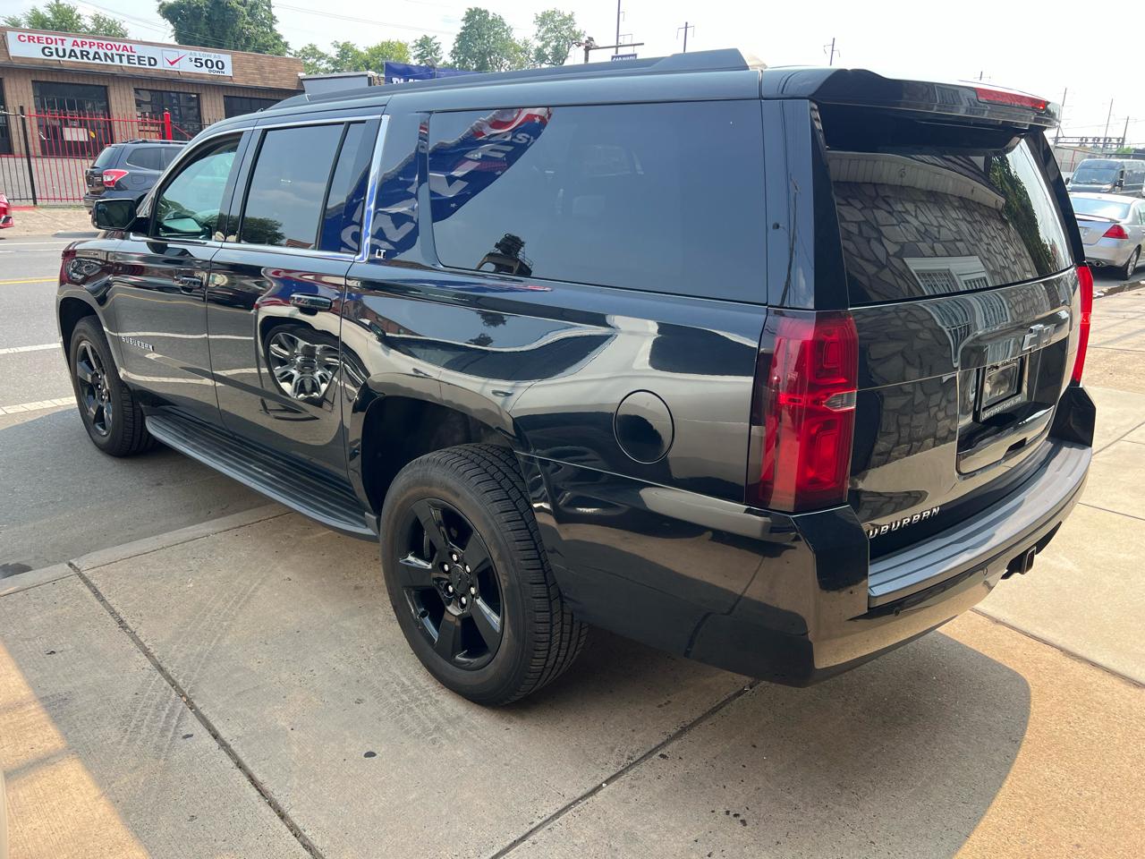Chevrolet Suburban LT 4WD 2019