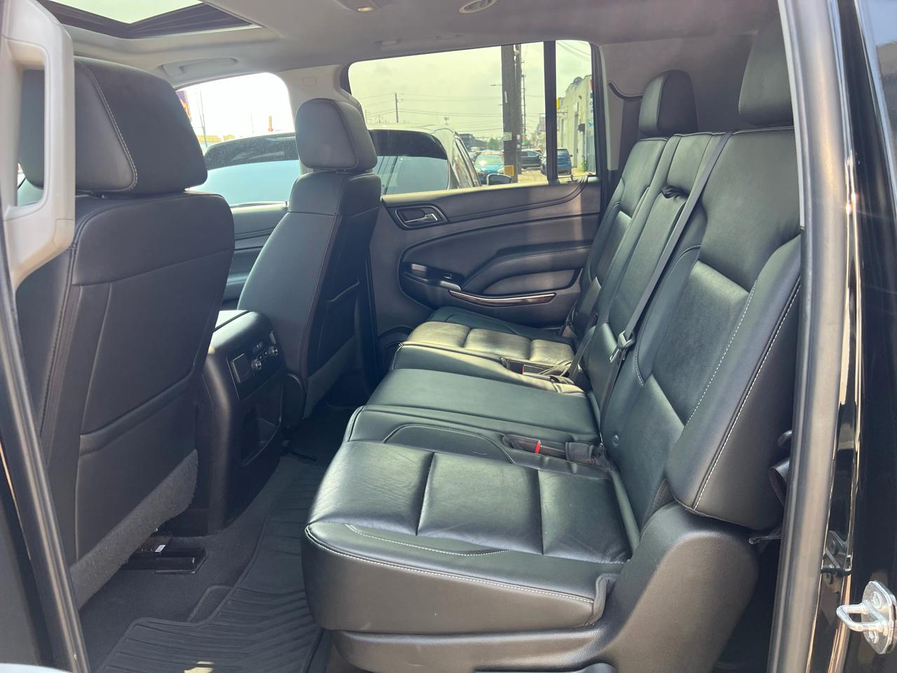 Chevrolet Suburban LT 4WD 2019