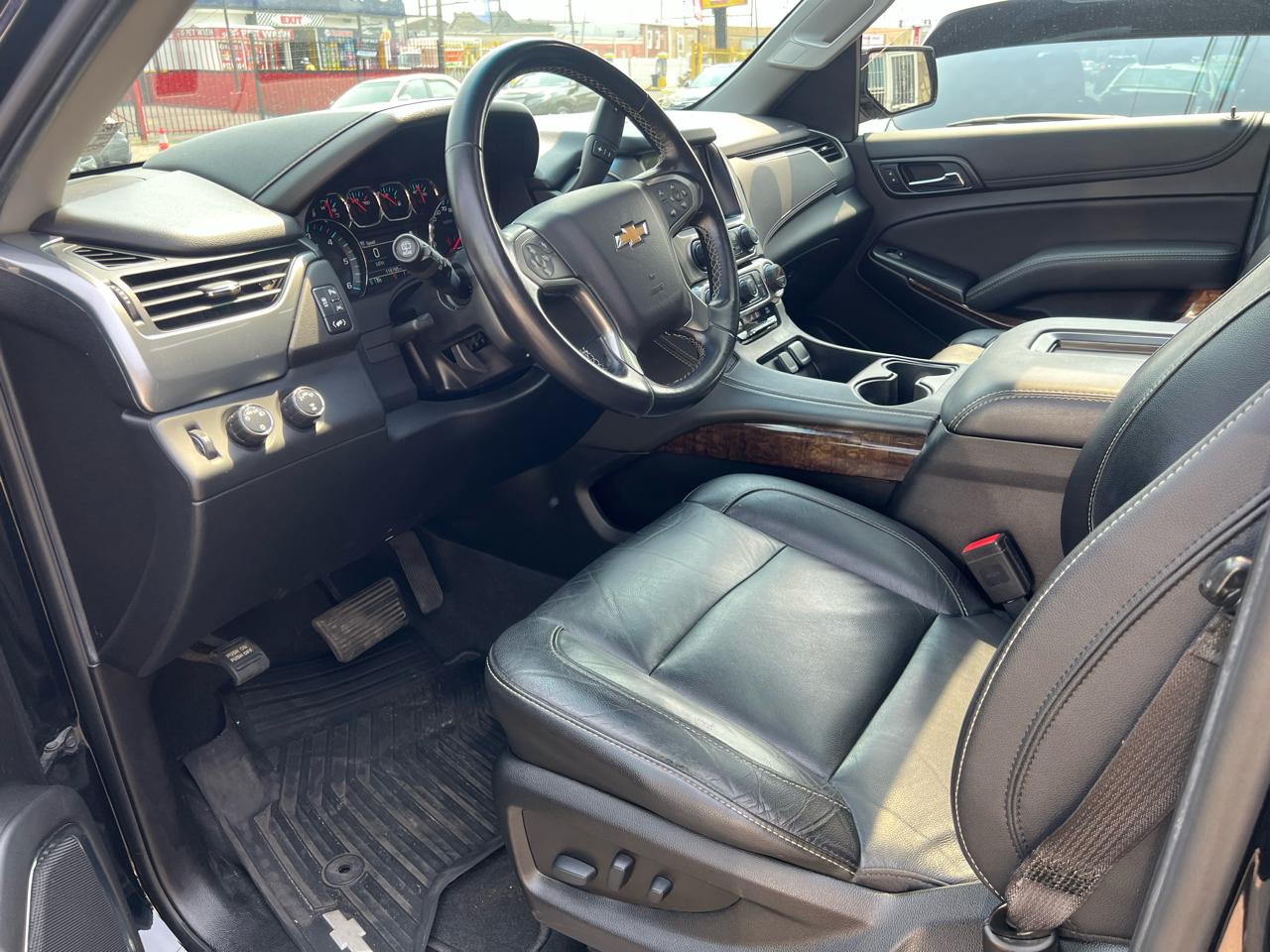 Chevrolet Suburban LT 4WD 2019