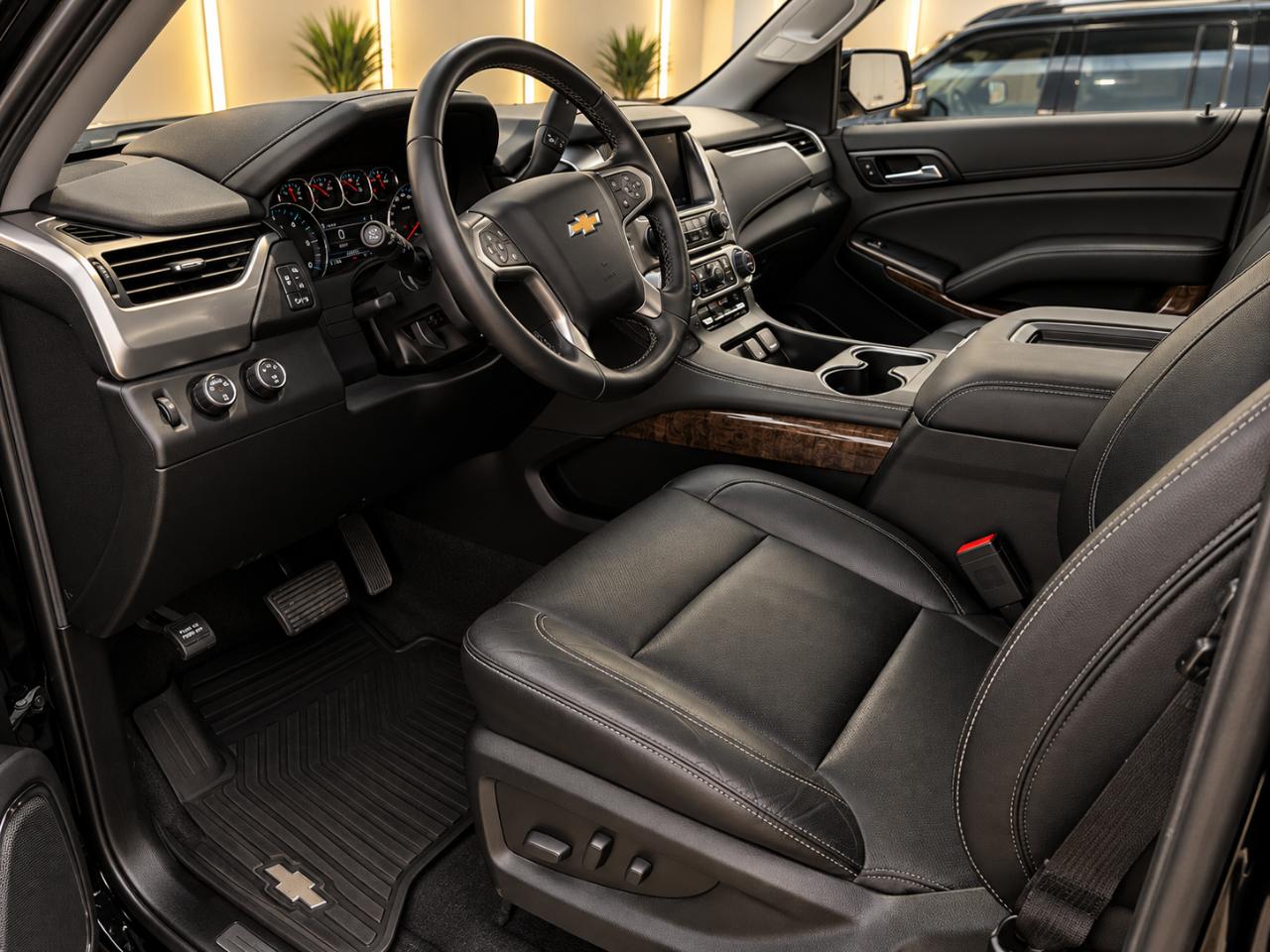 Chevrolet Suburban LT 4WD 2019