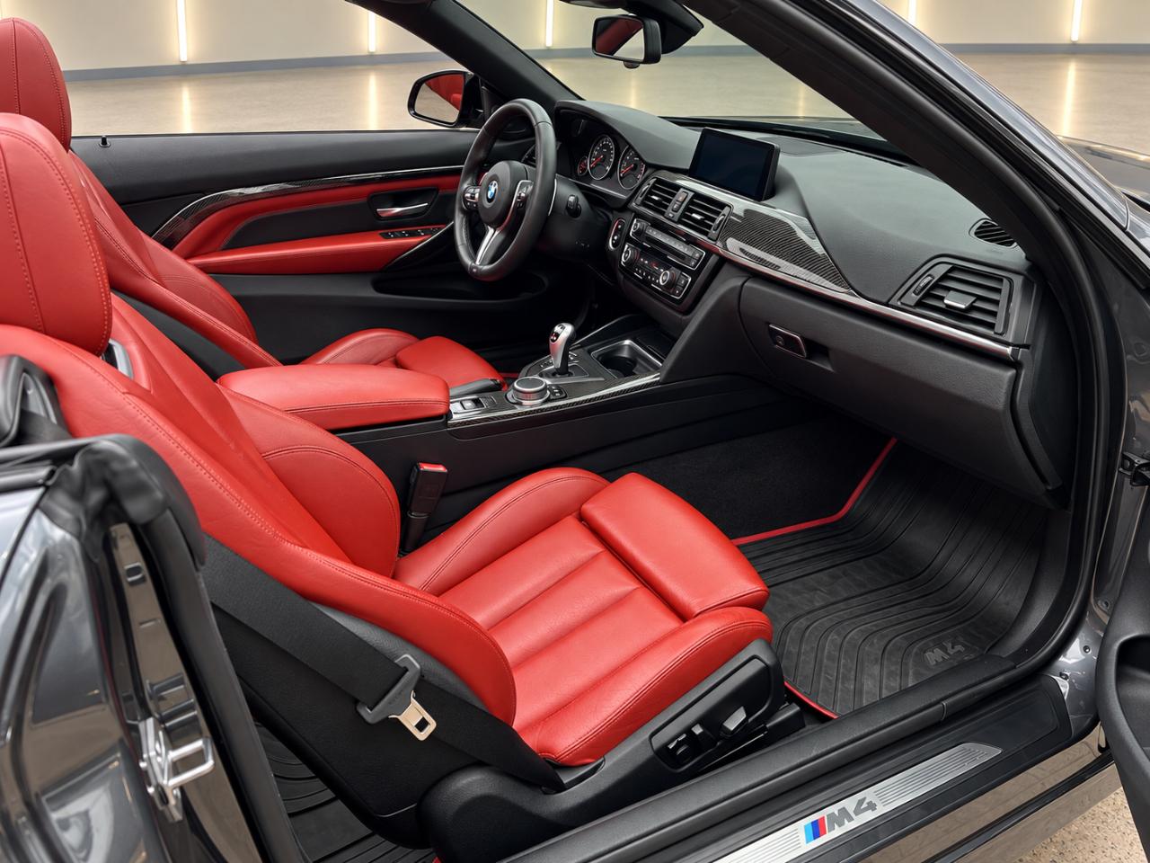 BMW M4 Convertible 2015