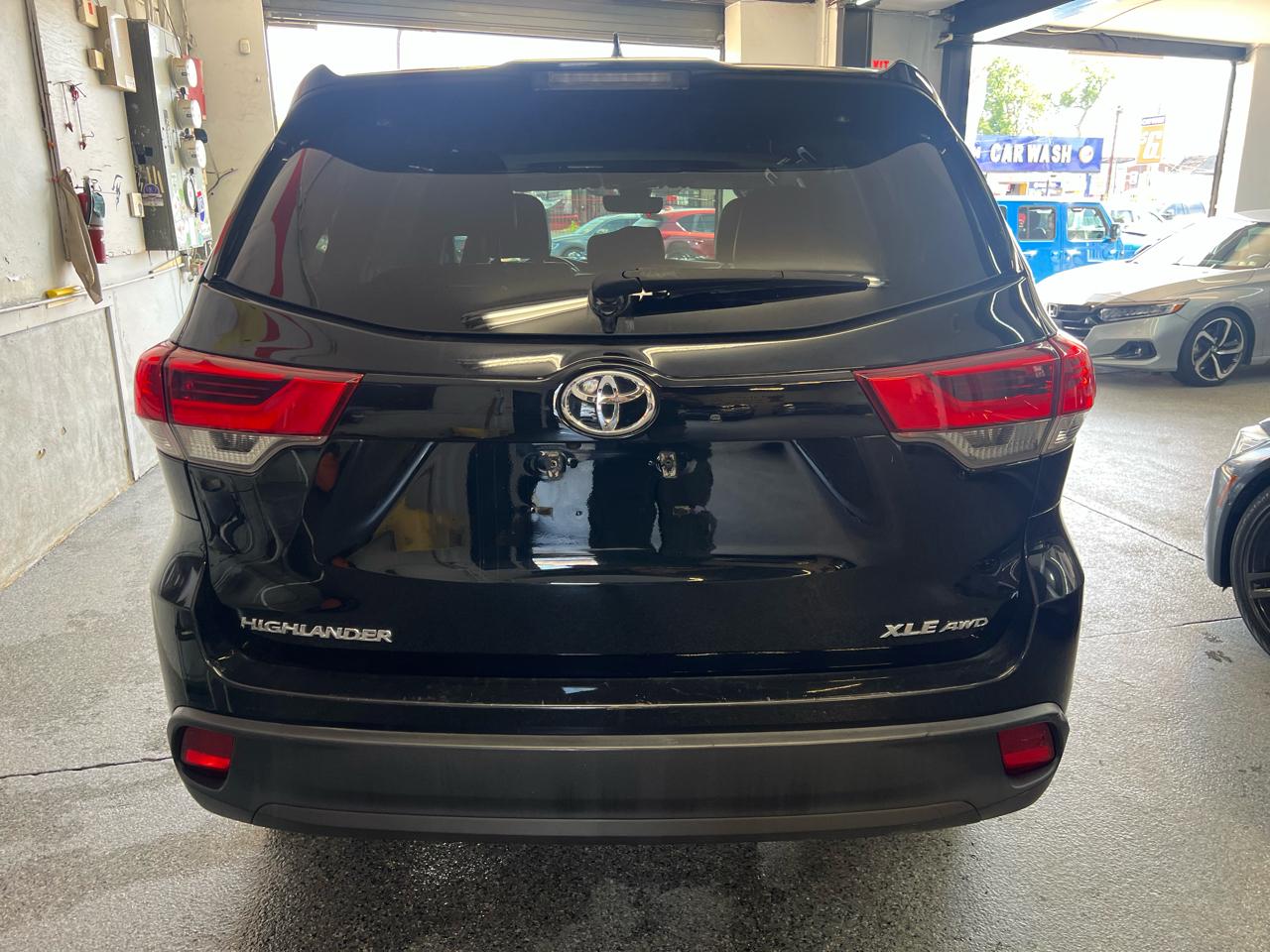 Toyota Highlander XLE AWD V6 2019